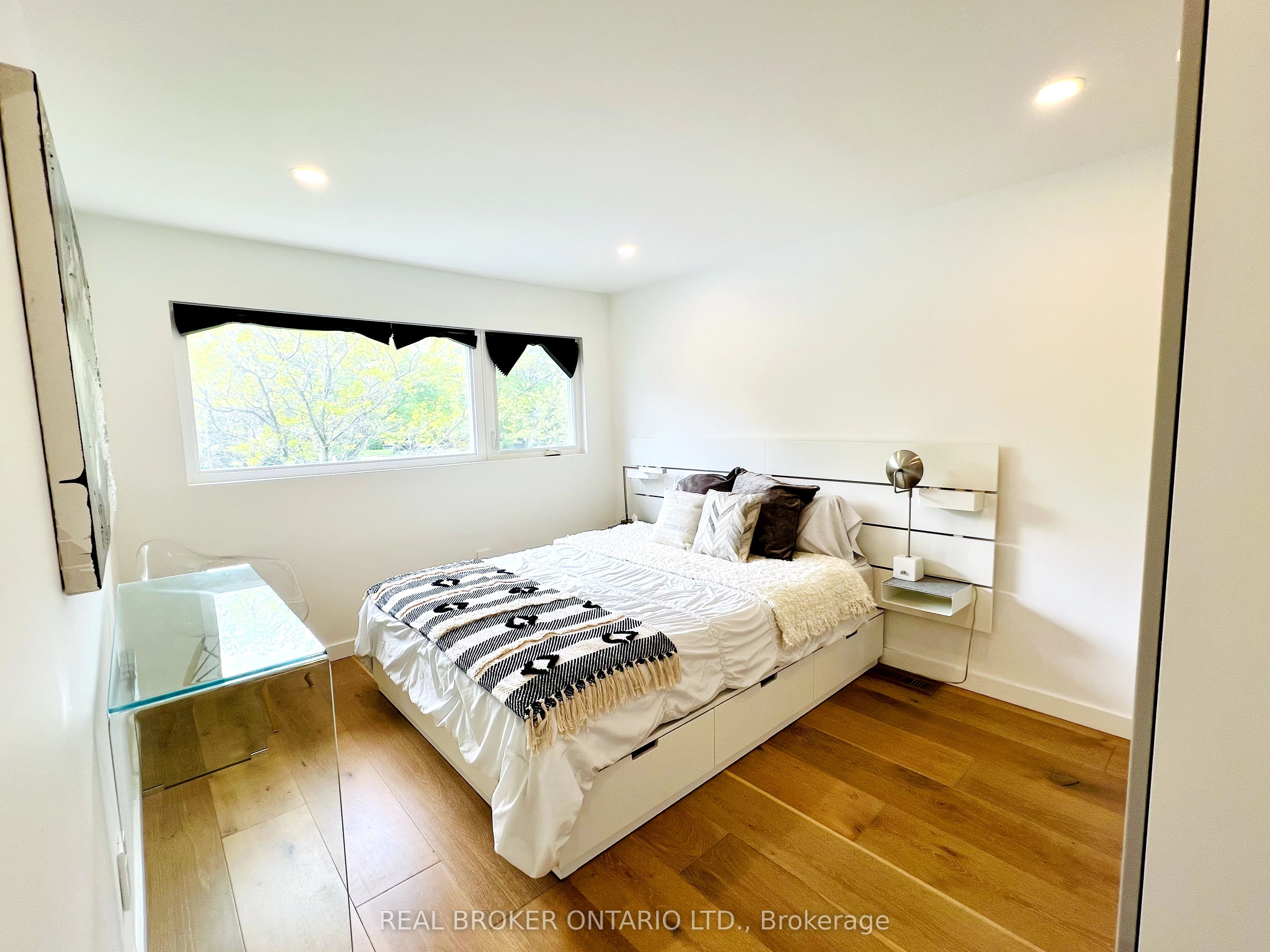 51 Castlemere Crescent Property Photo 11
