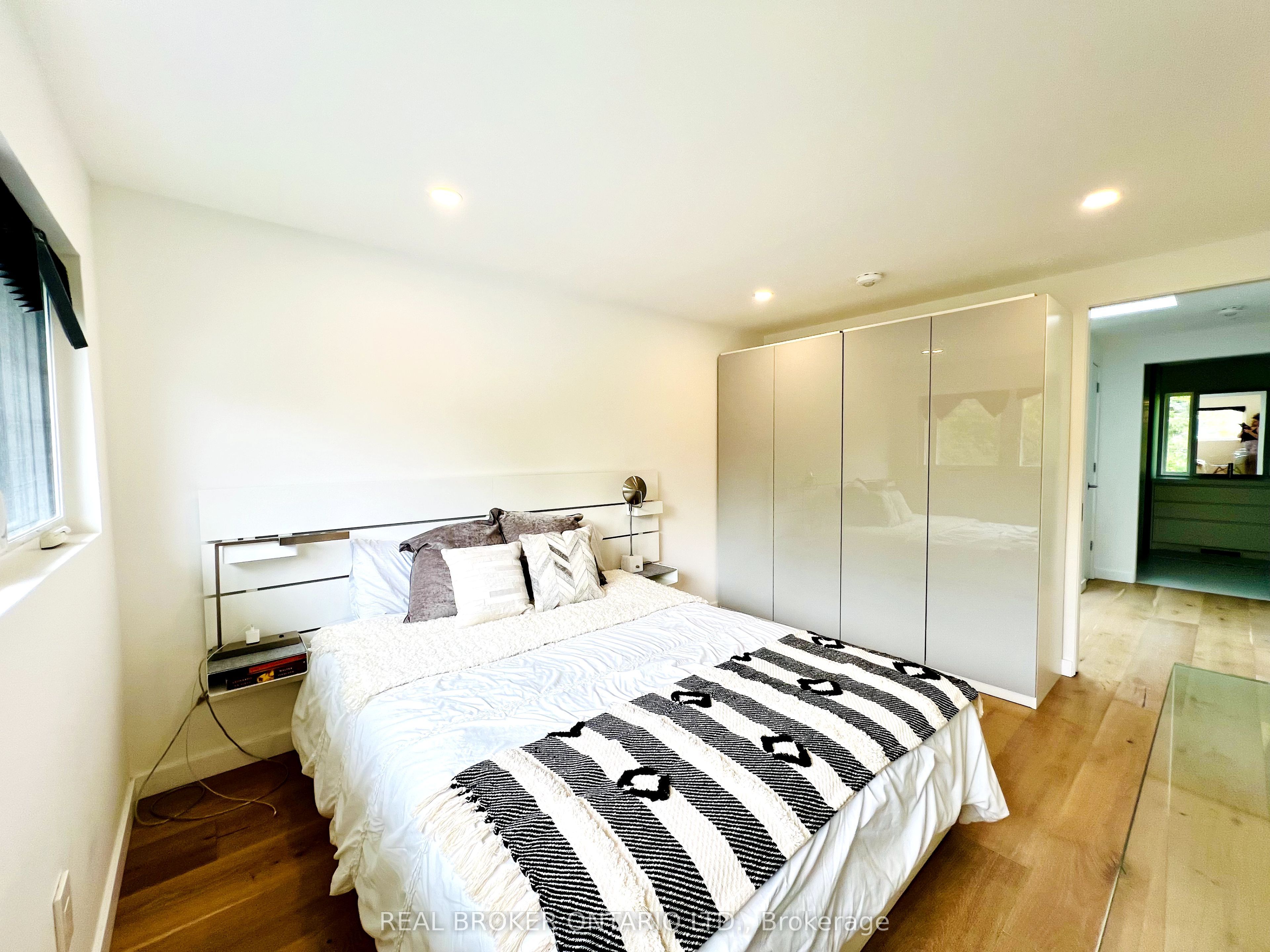 51 Castlemere Crescent Property Photo 12