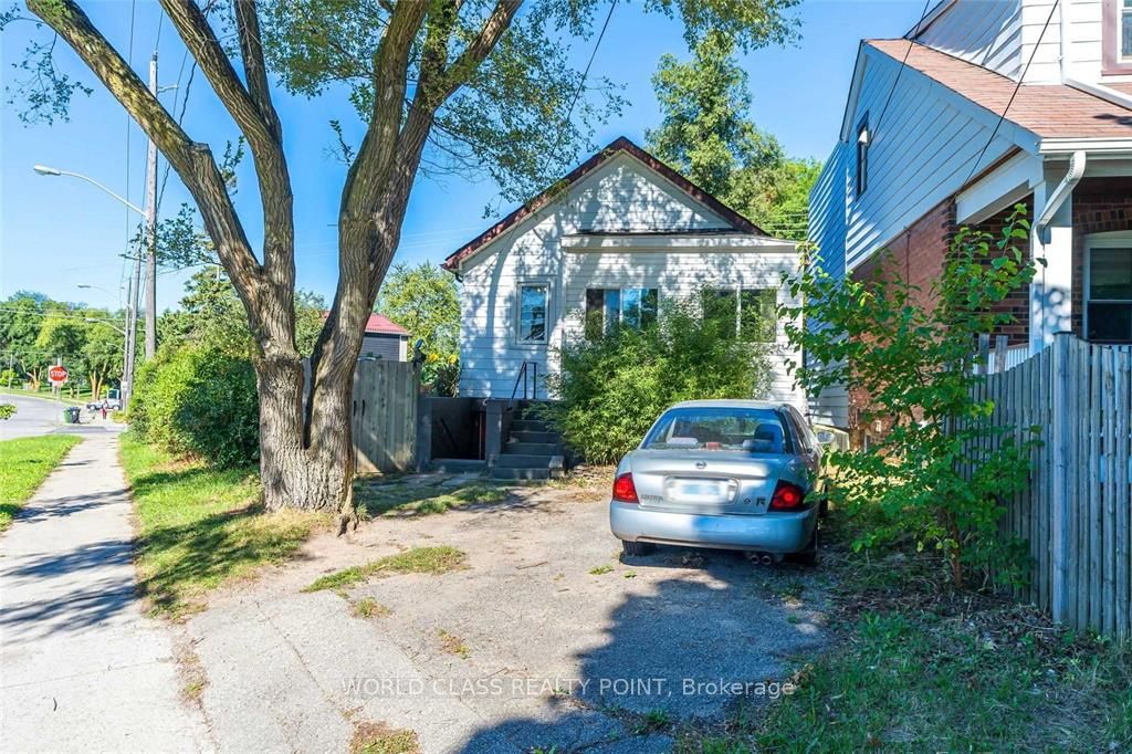 1 Mcintosh Street