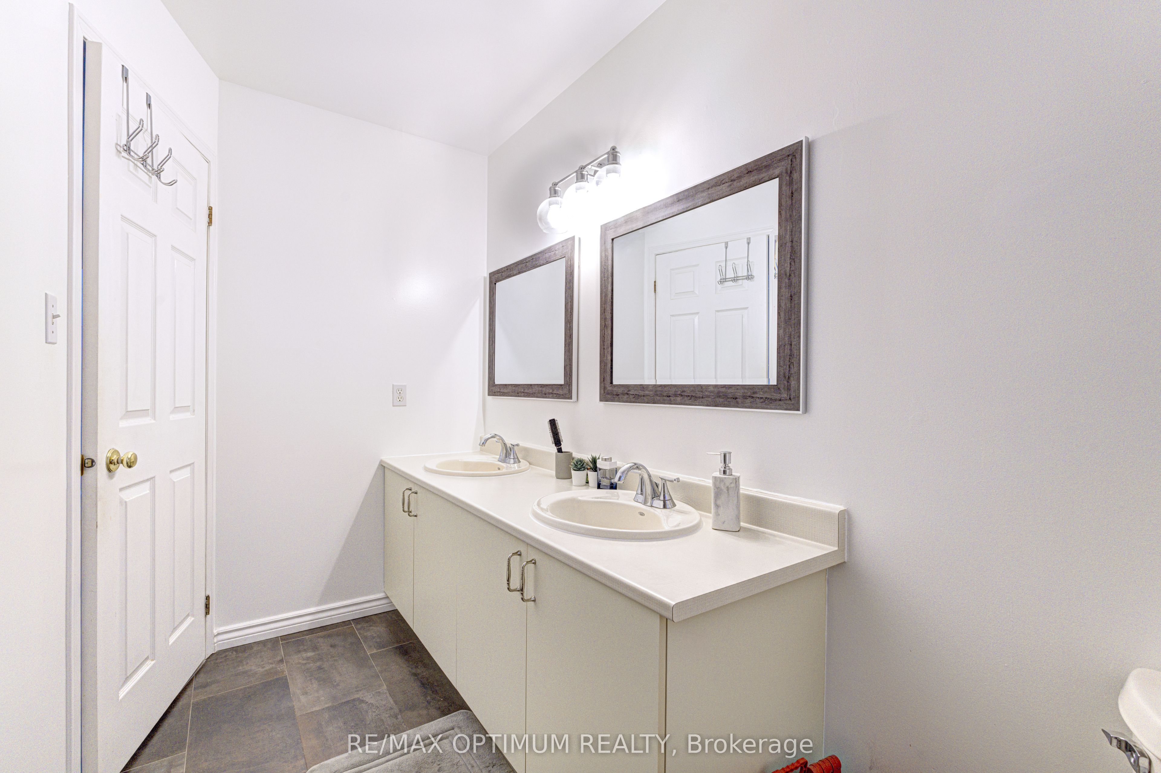 11 Murkar Crescent Property Photo 32