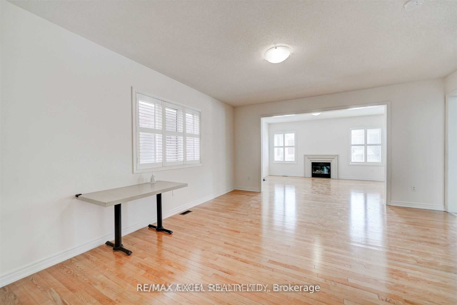 67 Alvin Curling Crescent Property Photo 6