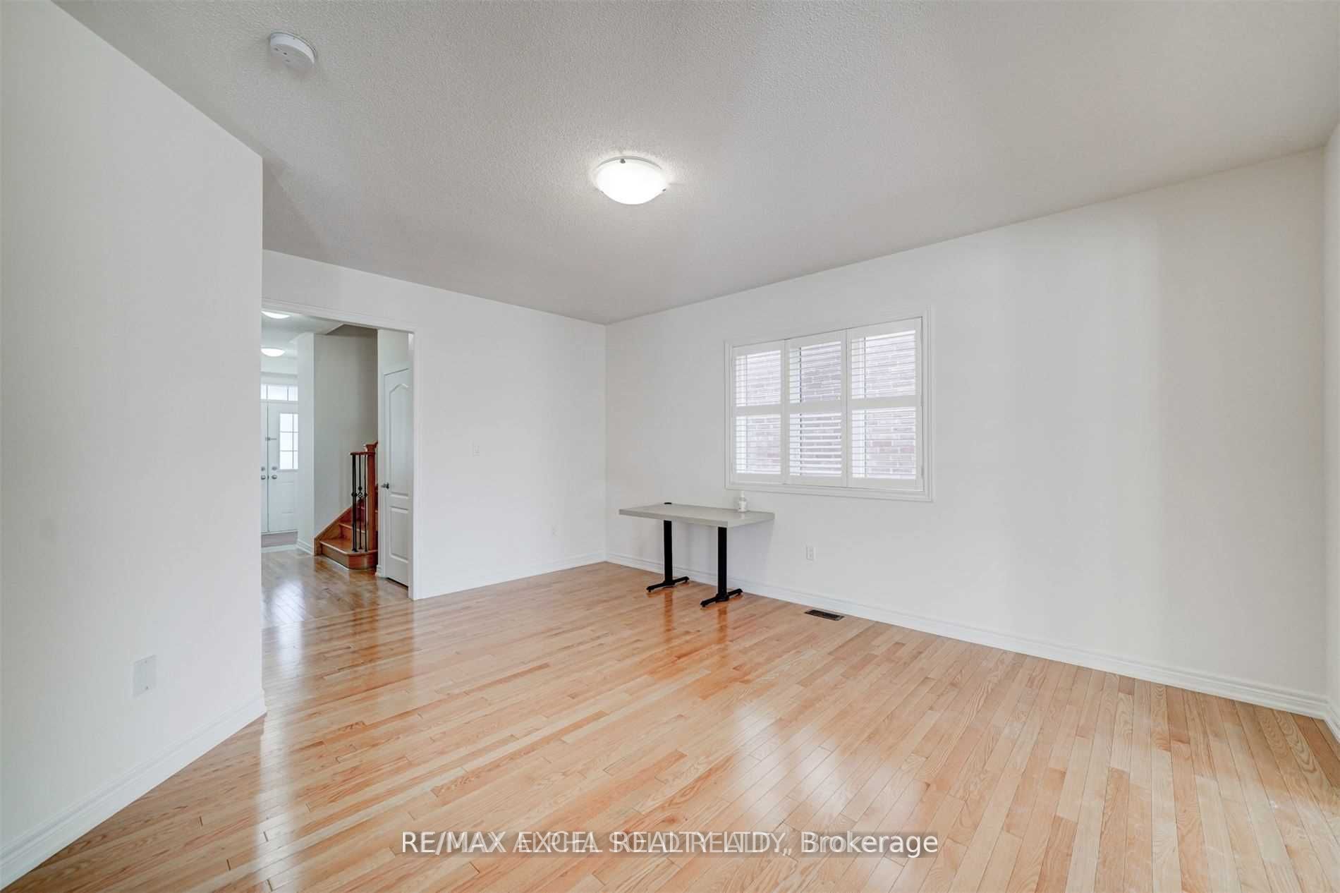 67 Alvin Curling Crescent Property Photo 9