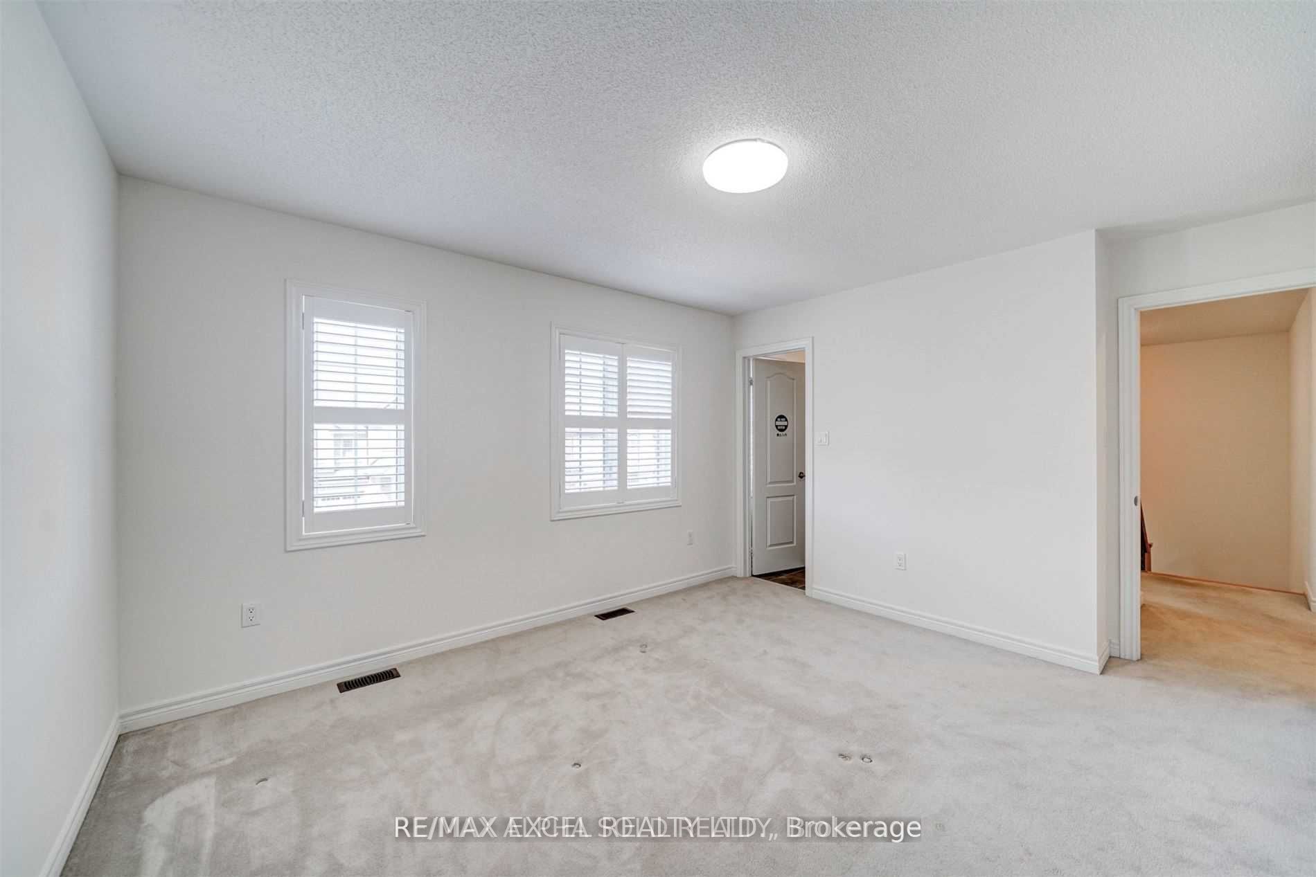 67 Alvin Curling Crescent Property Photo 28