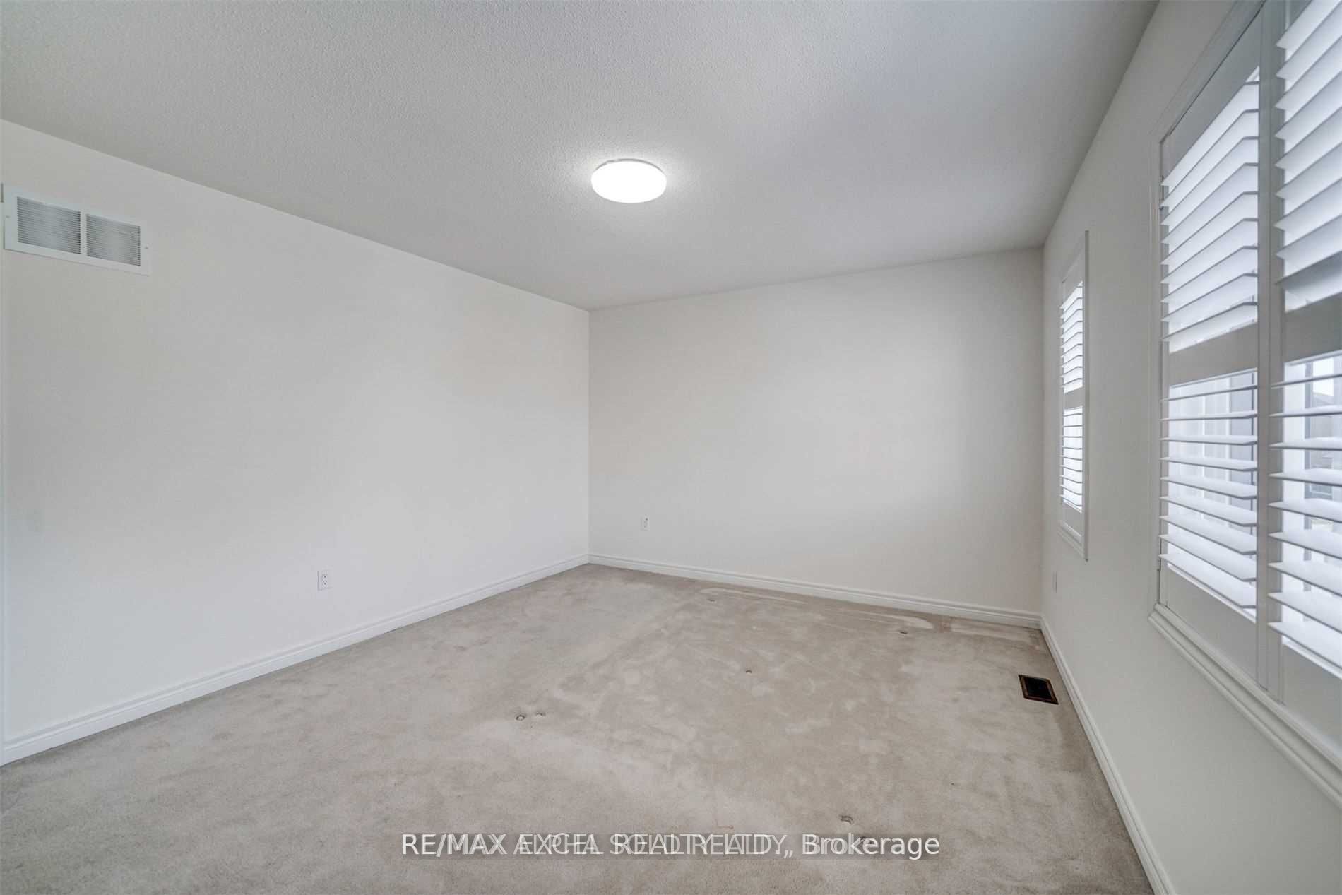 67 Alvin Curling Crescent Property Photo 29