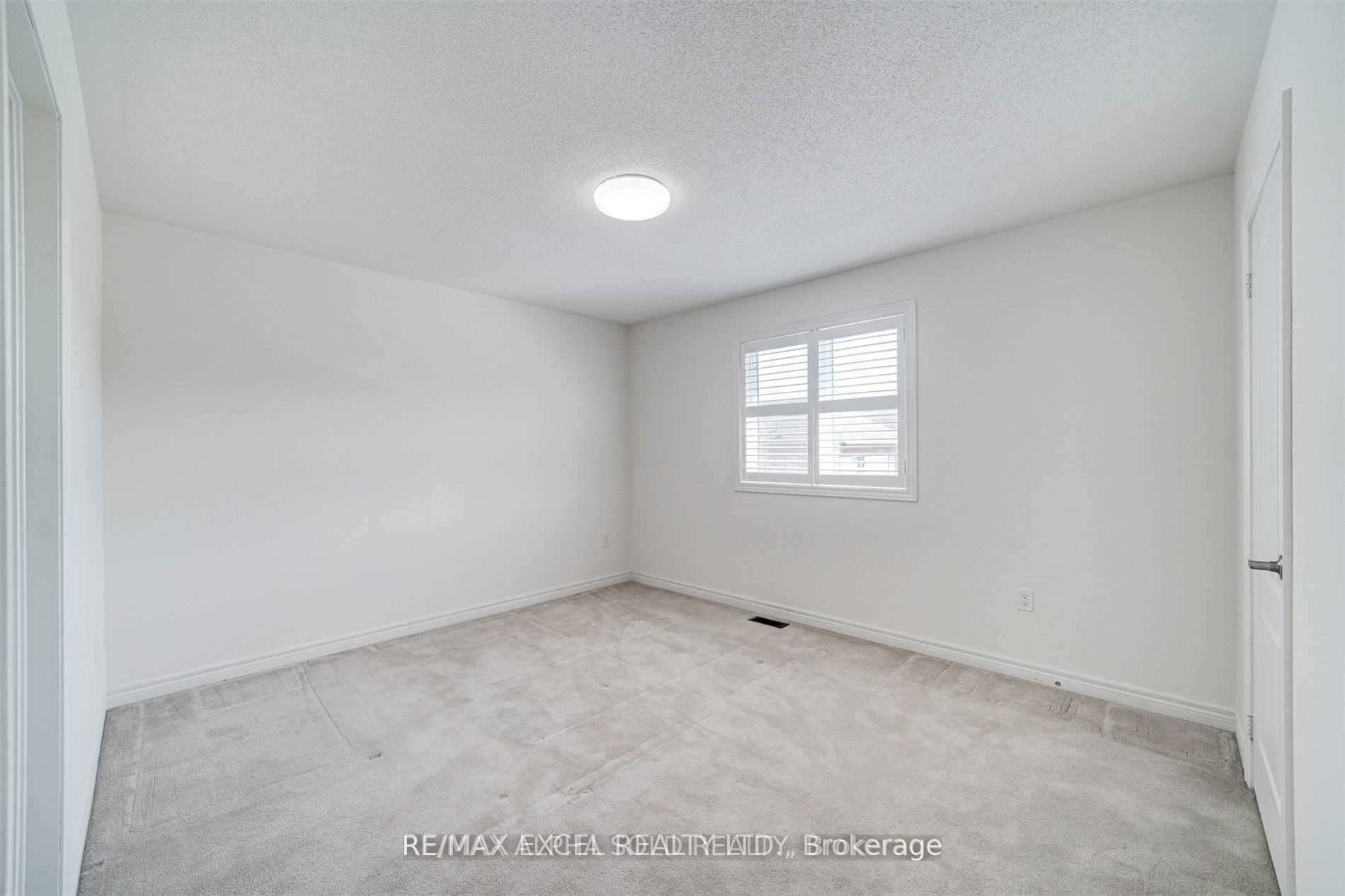 67 Alvin Curling Crescent Property Photo 31