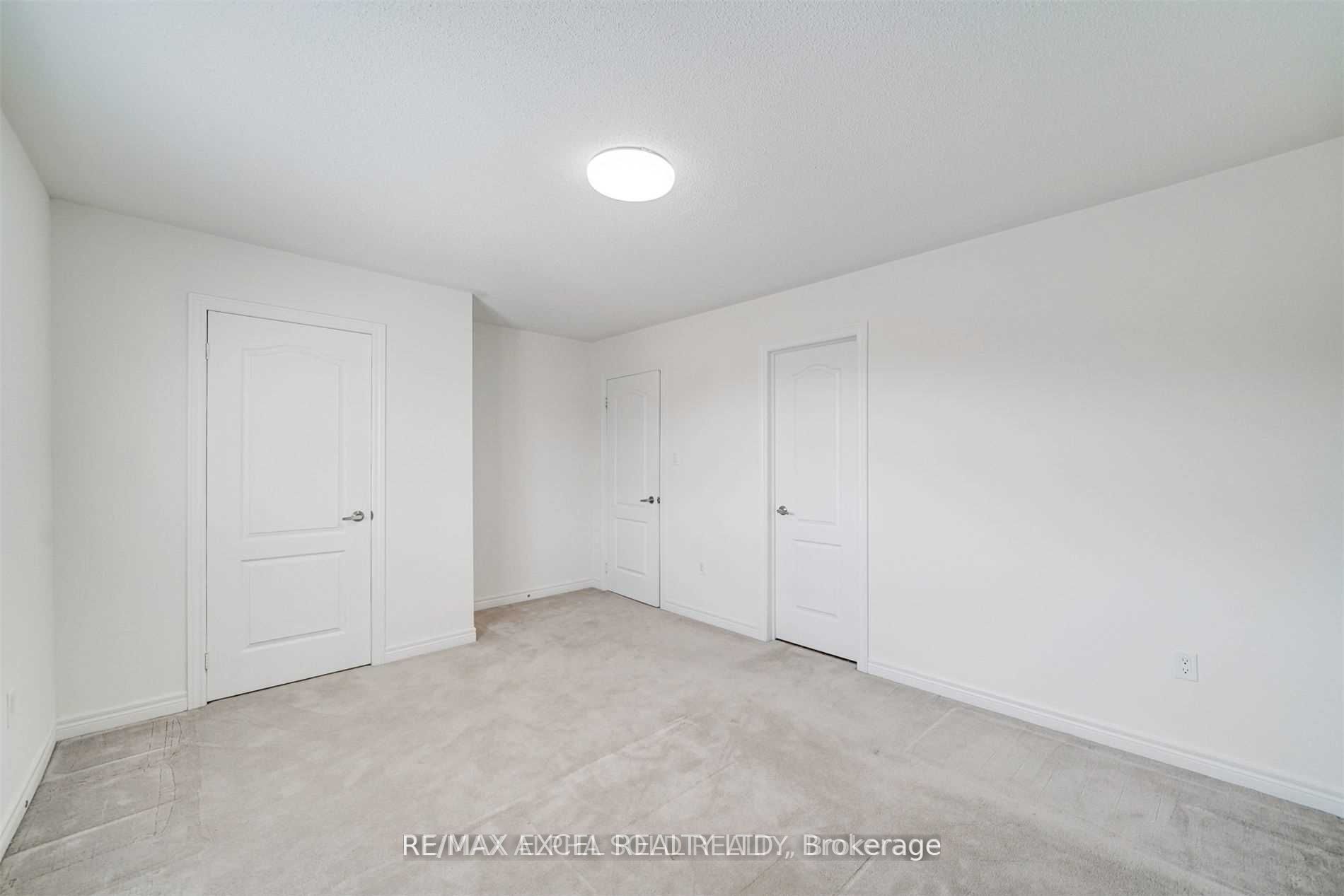 67 Alvin Curling Crescent Property Photo 32