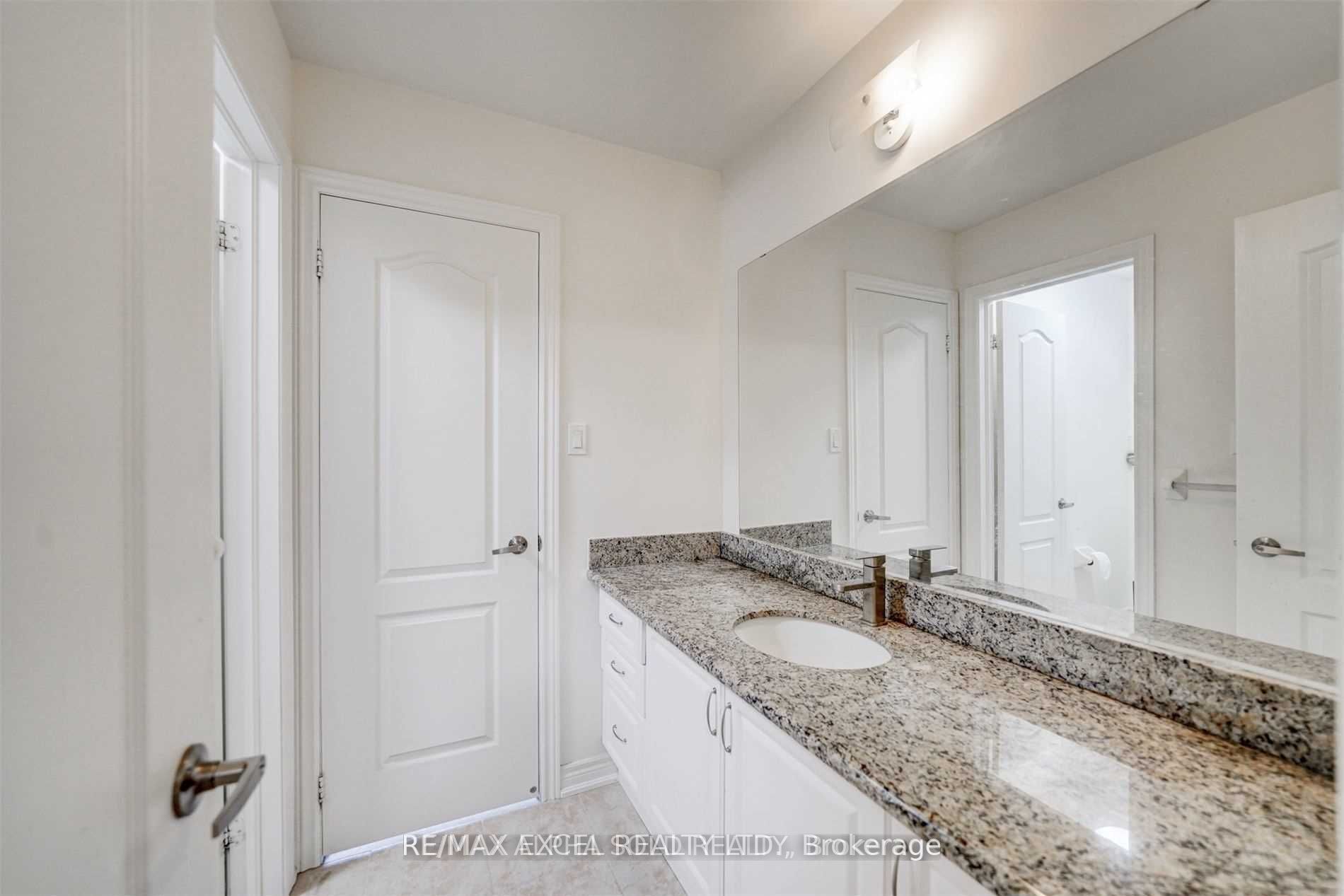 67 Alvin Curling Crescent Property Photo 33