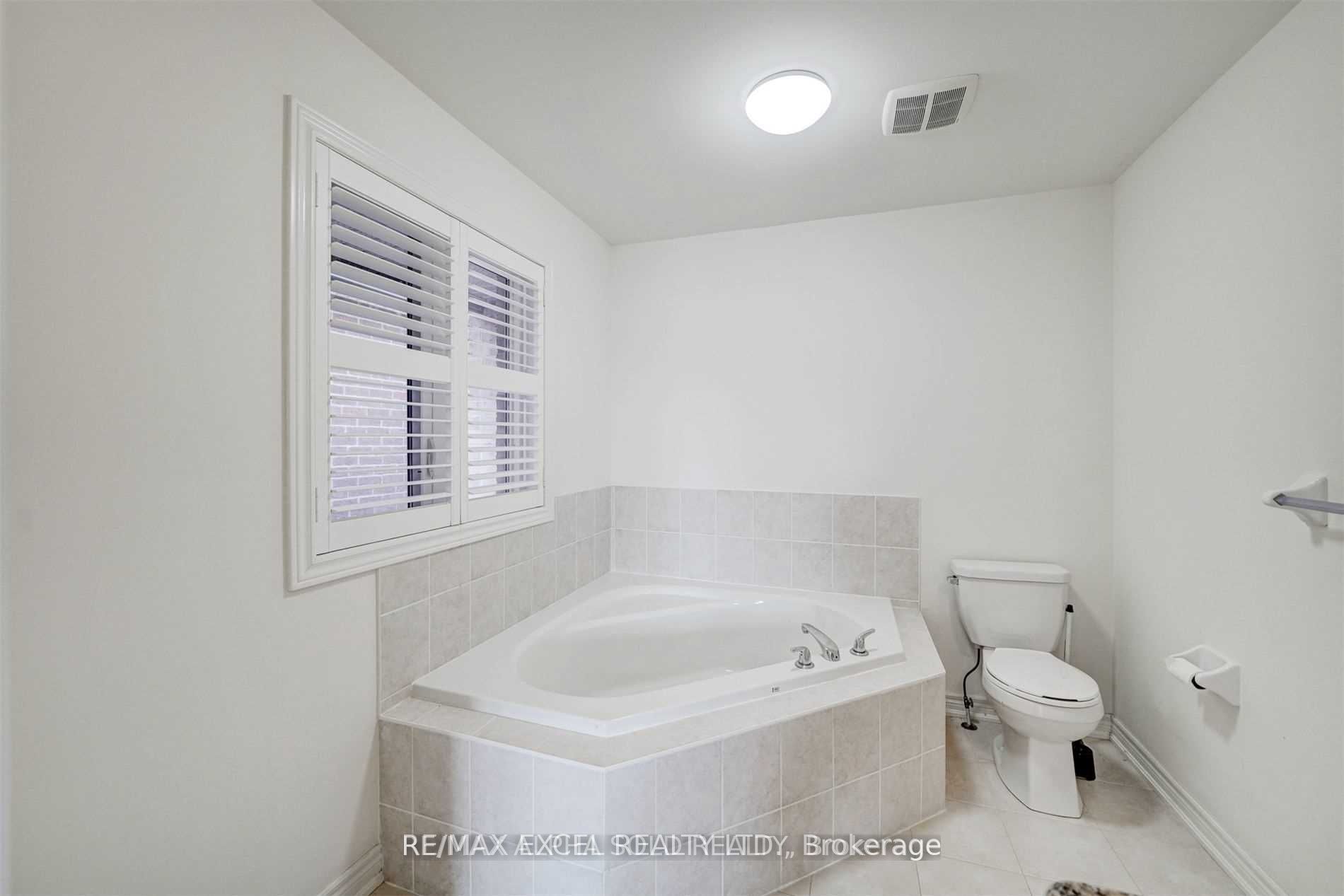 67 Alvin Curling Crescent Property Photo 38
