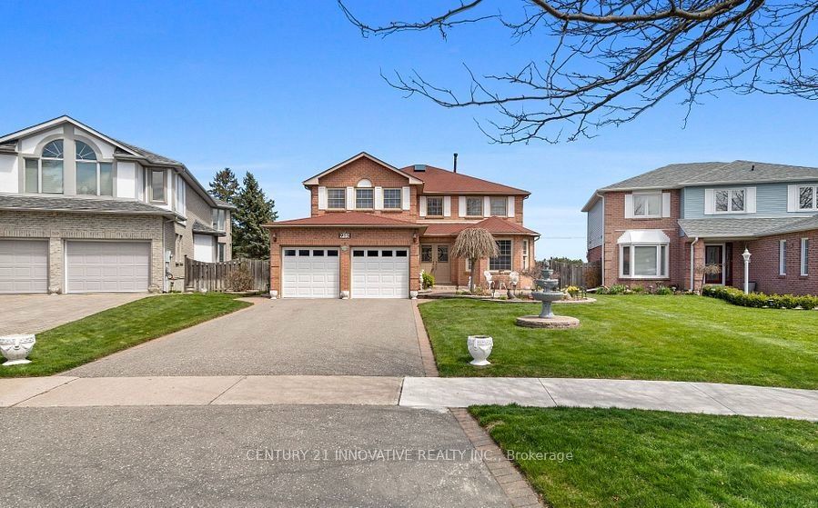 915 Catskill Drive E Property Photo 6