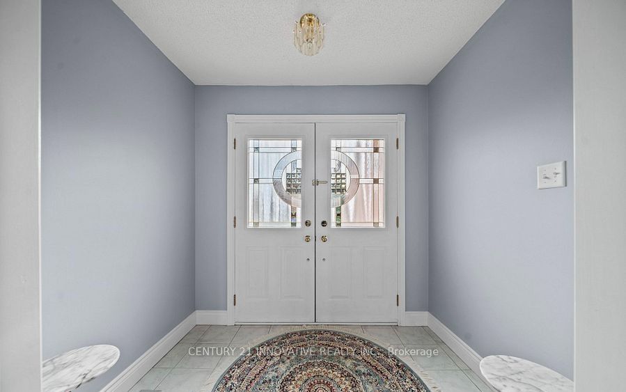 915 Catskill Drive E Property Photo 7