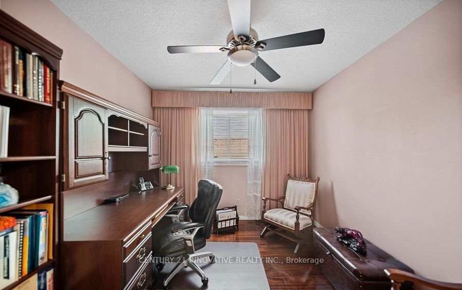 915 Catskill Drive E Property Photo 12