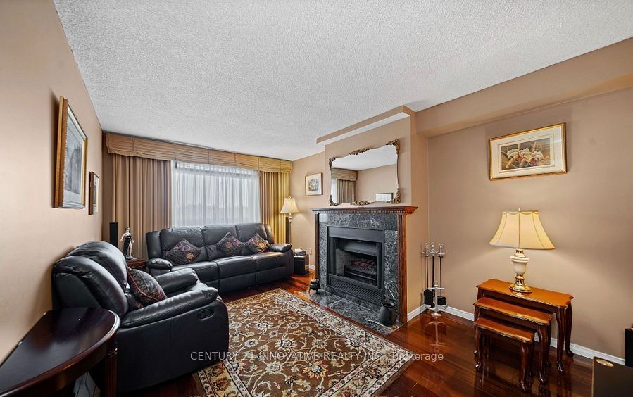 915 Catskill Drive E Property Photo 14