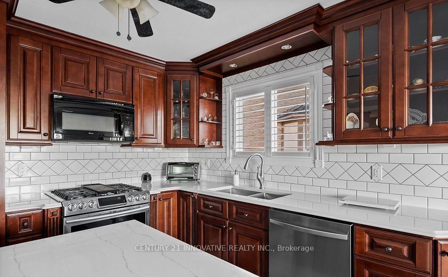 915 Catskill Drive E Property Photo 18