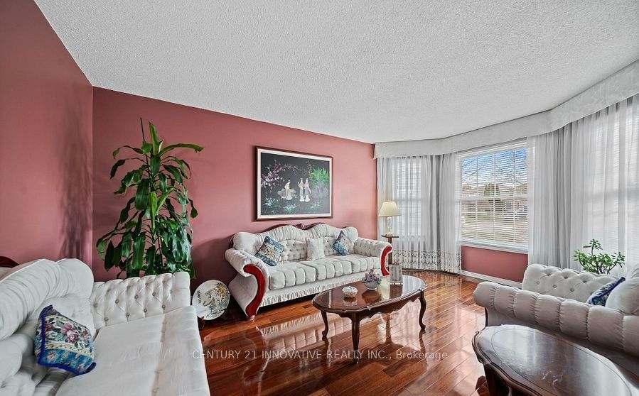 915 Catskill Drive E Property Photo 20