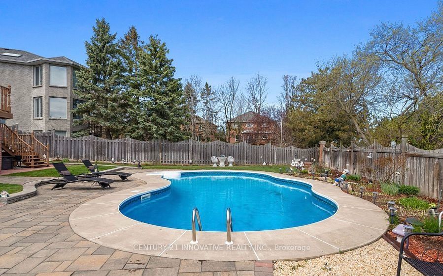 915 Catskill Drive E Property Photo 23