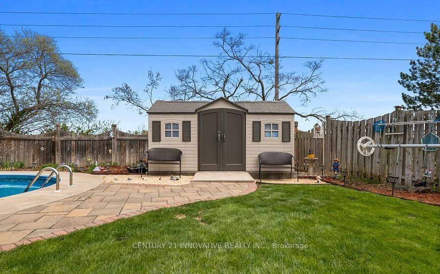 915 Catskill Drive E Property Photo 26