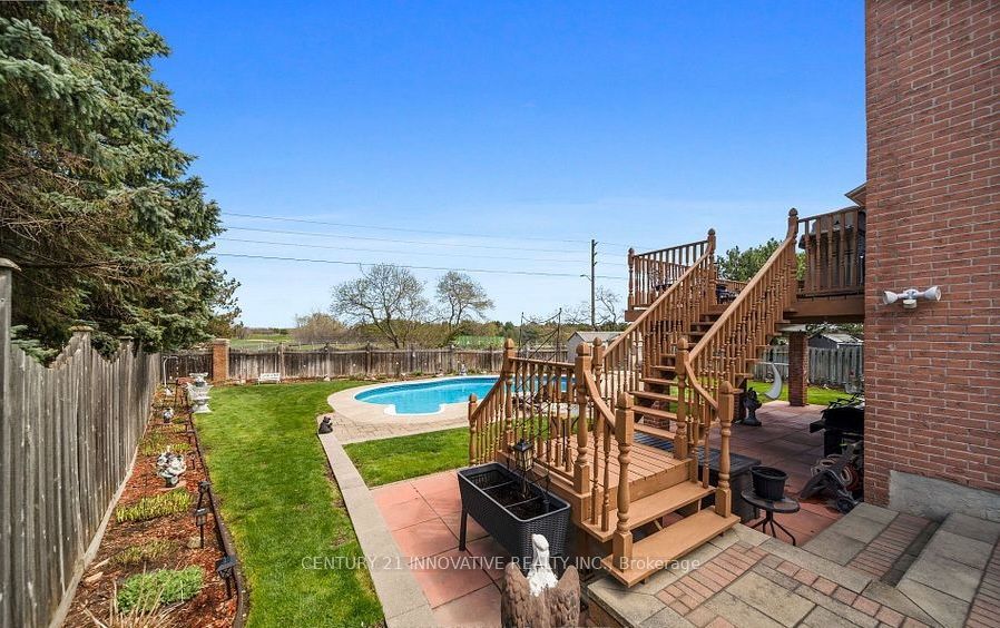 915 Catskill Drive E Property Photo 28