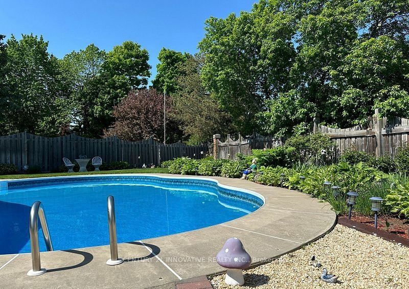 915 Catskill Drive E Property Photo 30