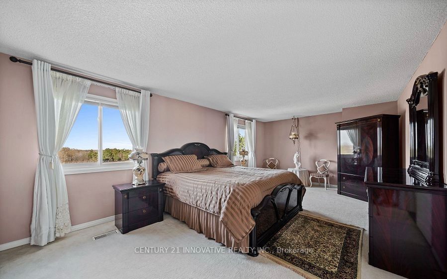 915 Catskill Drive E Property Photo 32