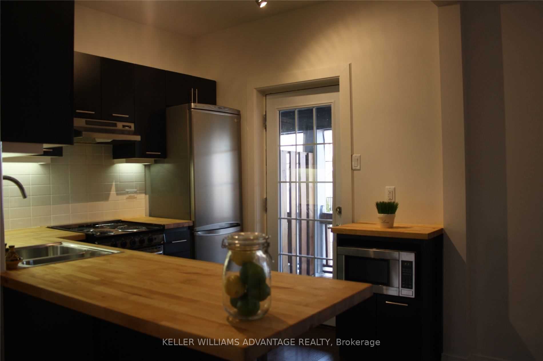 238 Highfield Road Unit A Property Photo 3