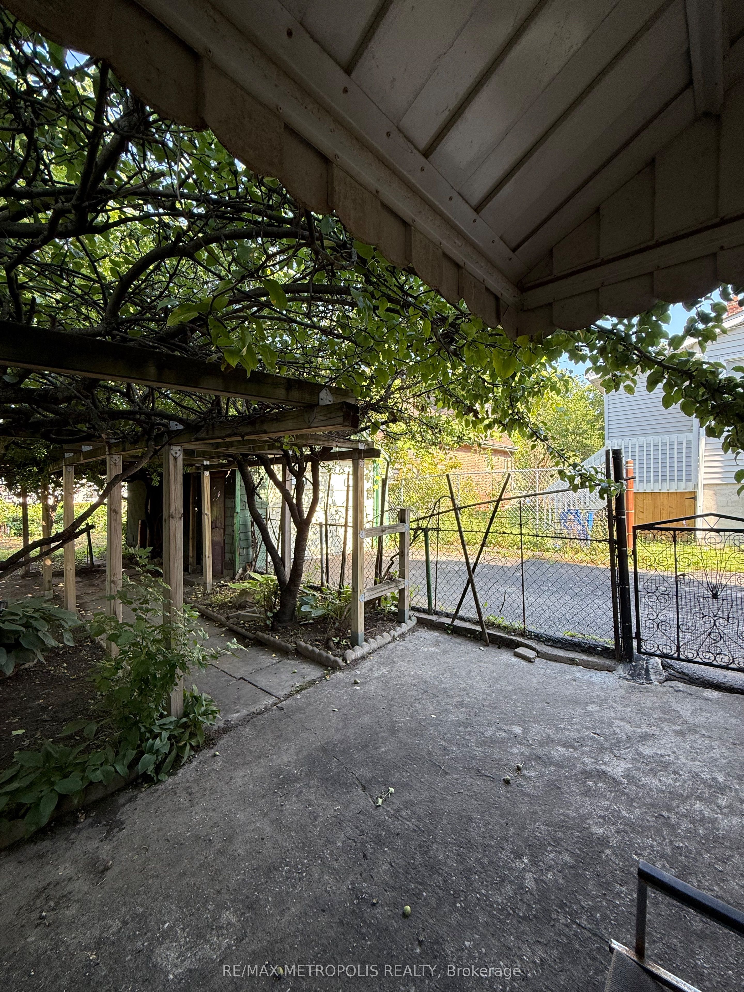 175 Celina Street Property Photo 40