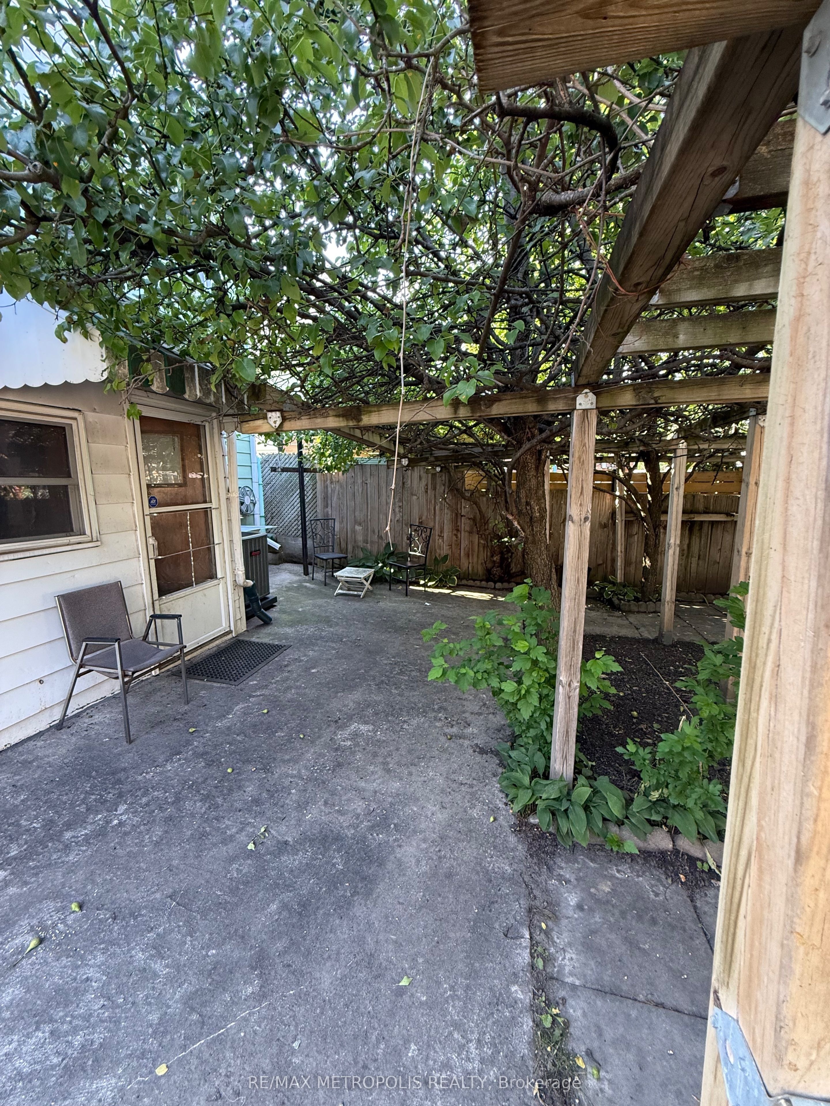 175 Celina Street Property Photo 41