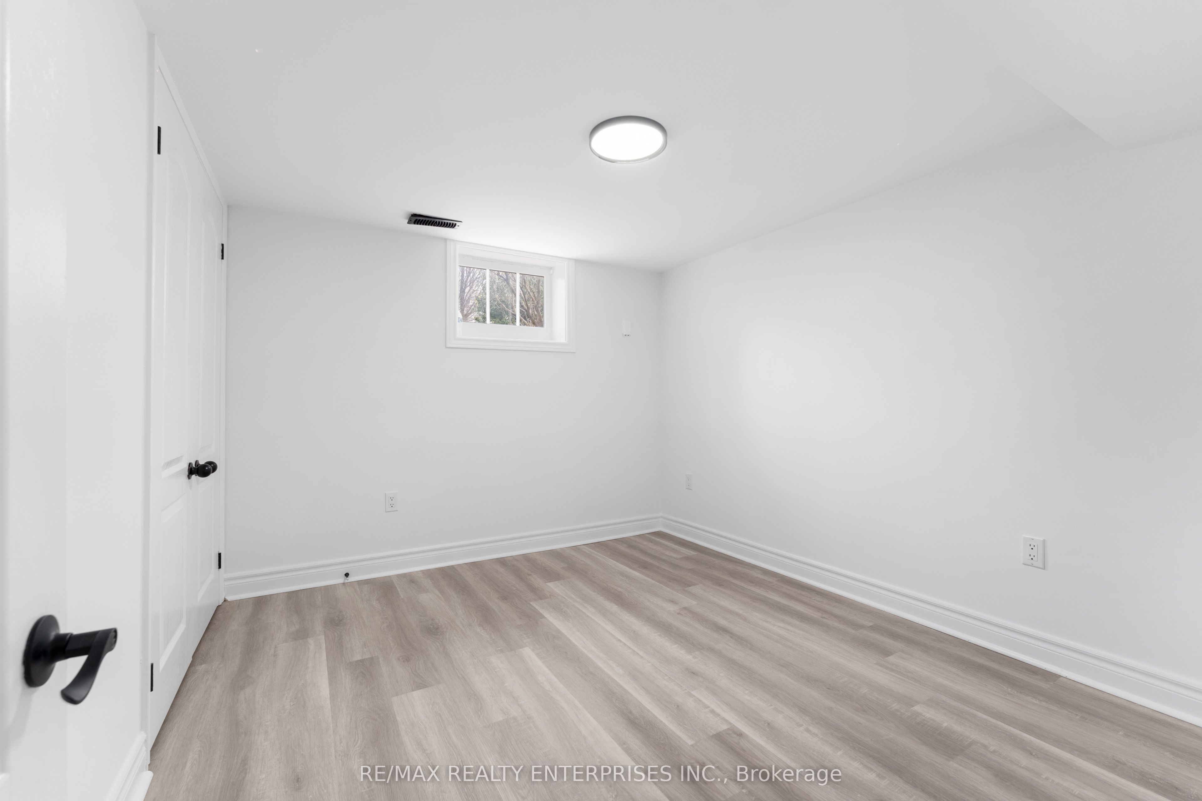 3 Dallyn Crescent Bsmt Property Photo 10