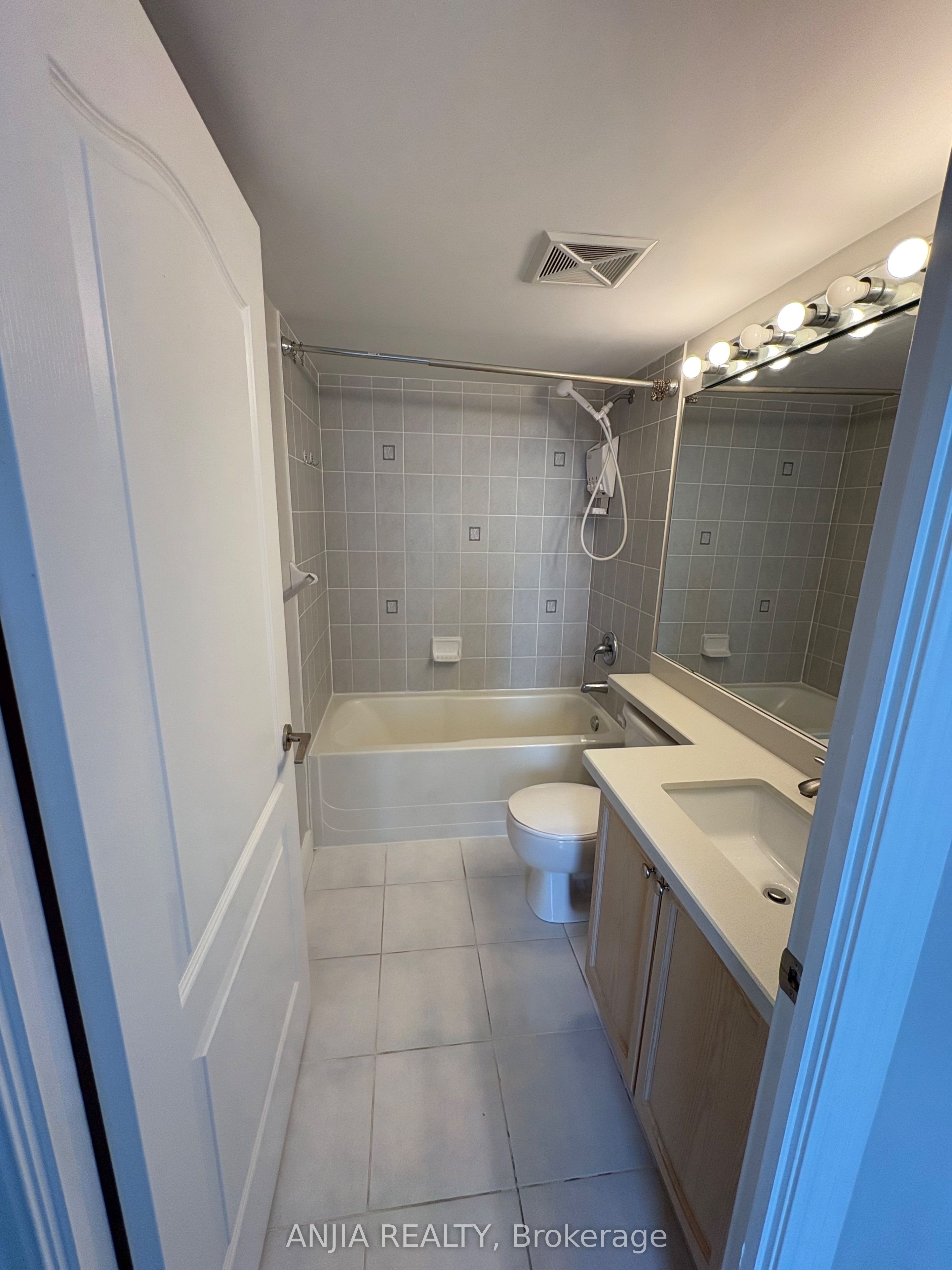 60 Brian Harrison Way 1804 Property Photo 9