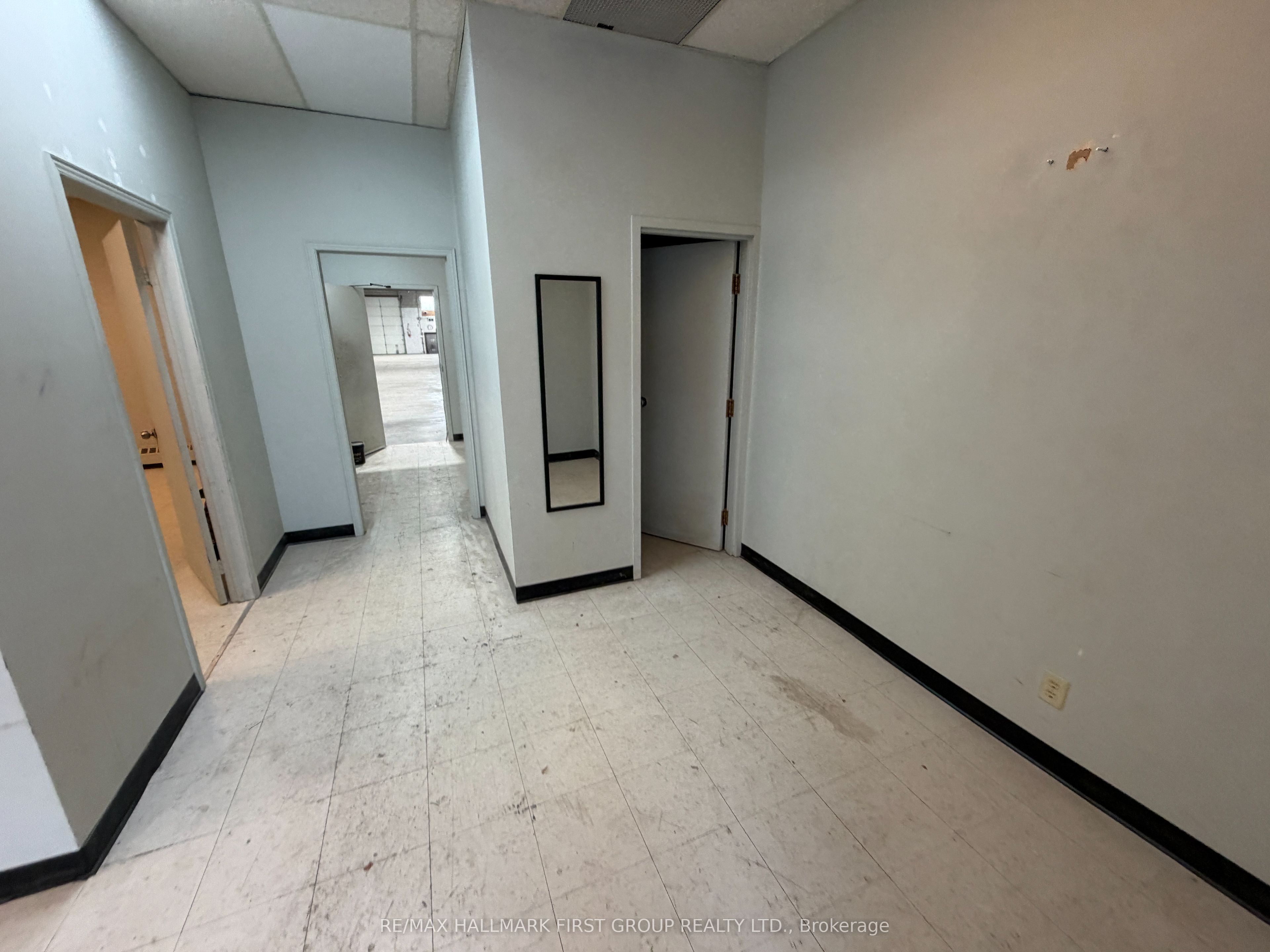 1750 Plummer Street 15 Property Photo 6