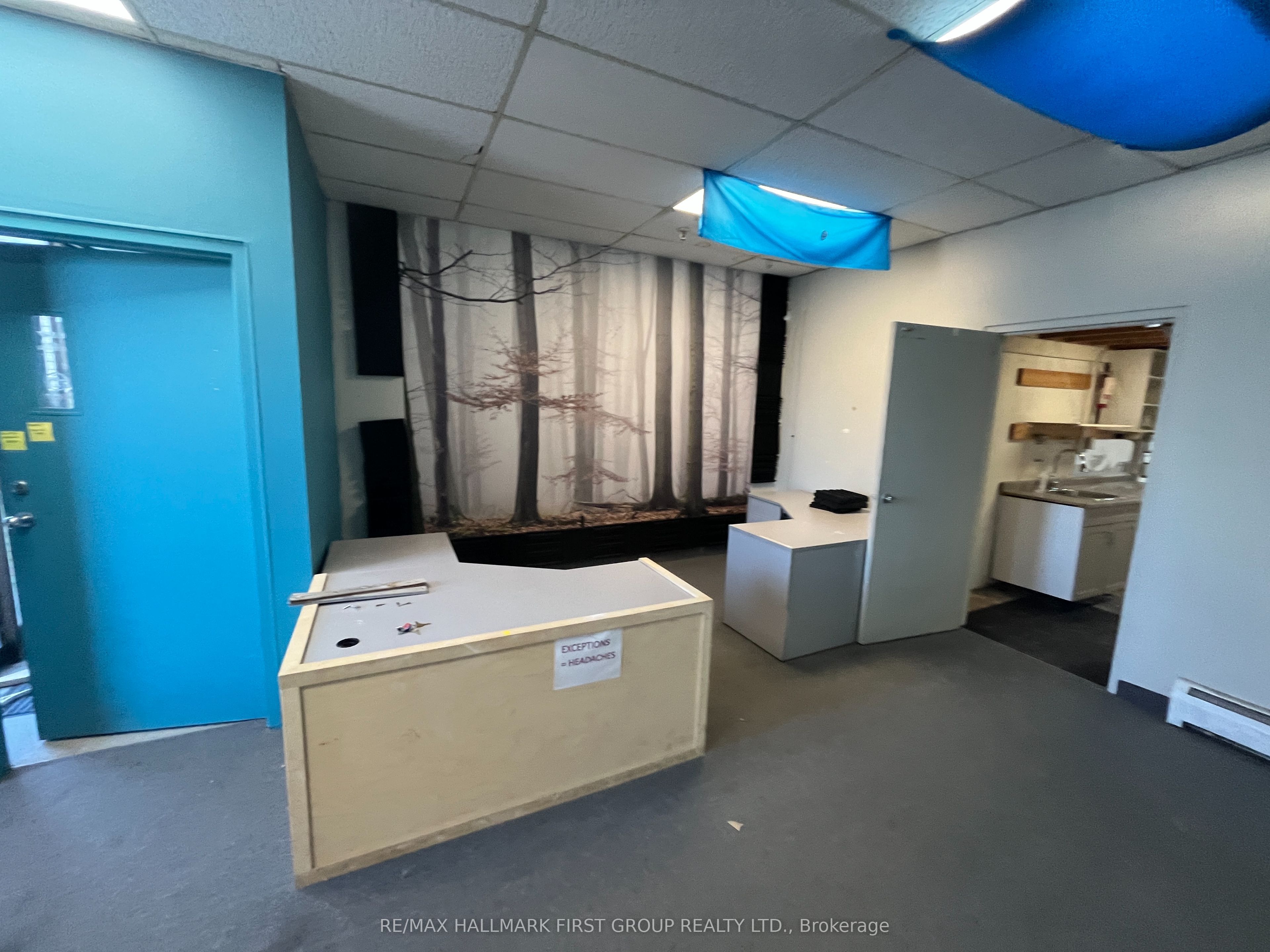 1750 Plummer Street 16 Property Photo 6