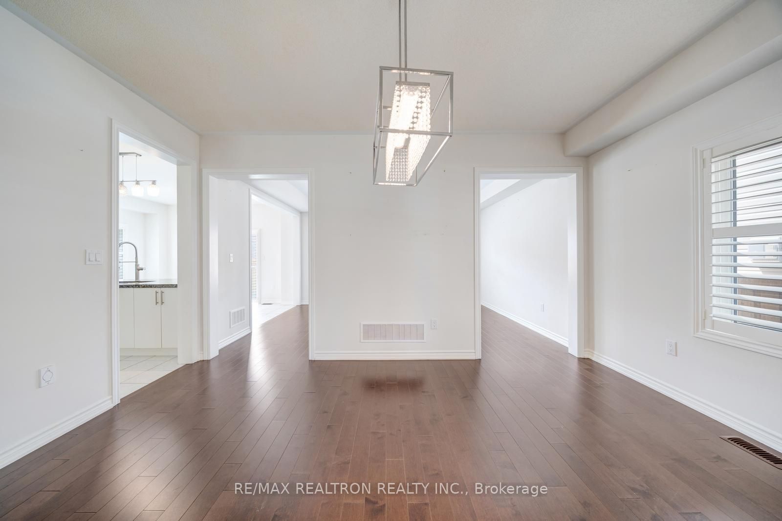 295 Northglen Boulevard Property Photo 6