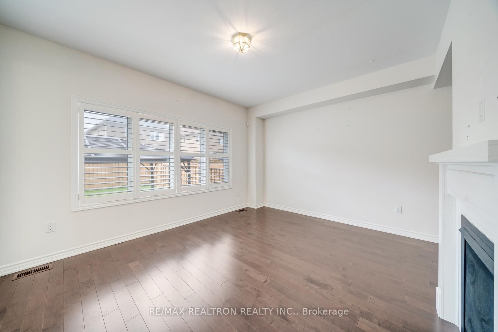 295 Northglen Boulevard Property Photo 14