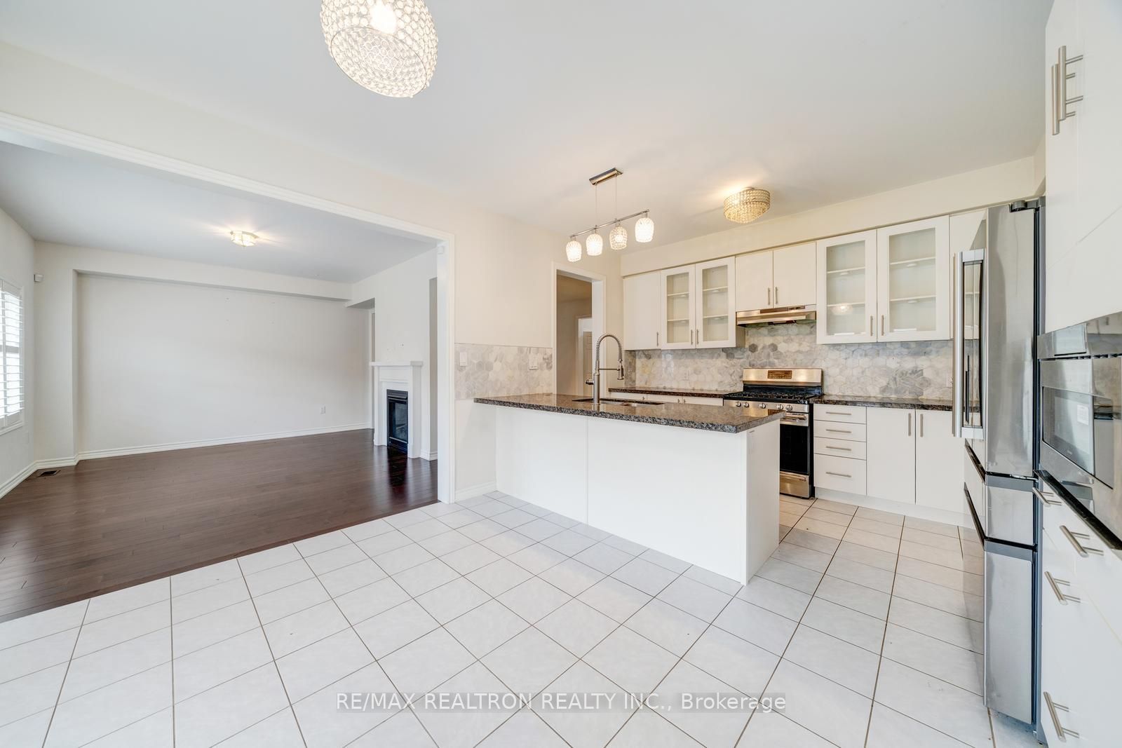 295 Northglen Boulevard Property Photo 17