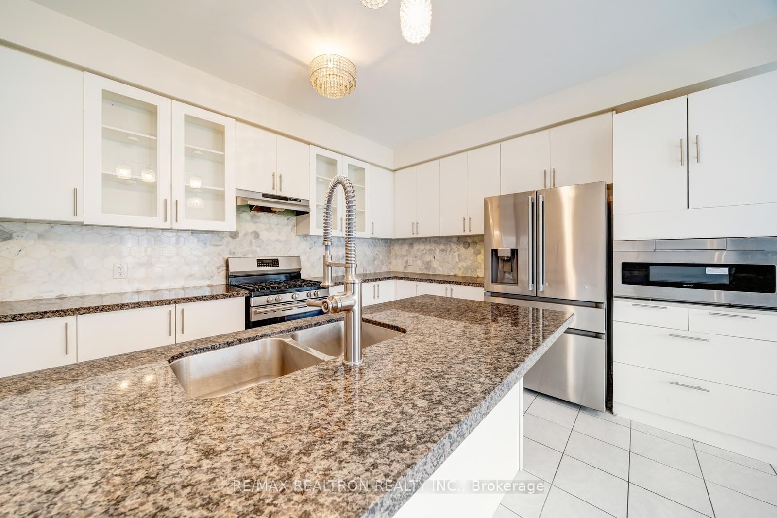 295 Northglen Boulevard Property Photo 18
