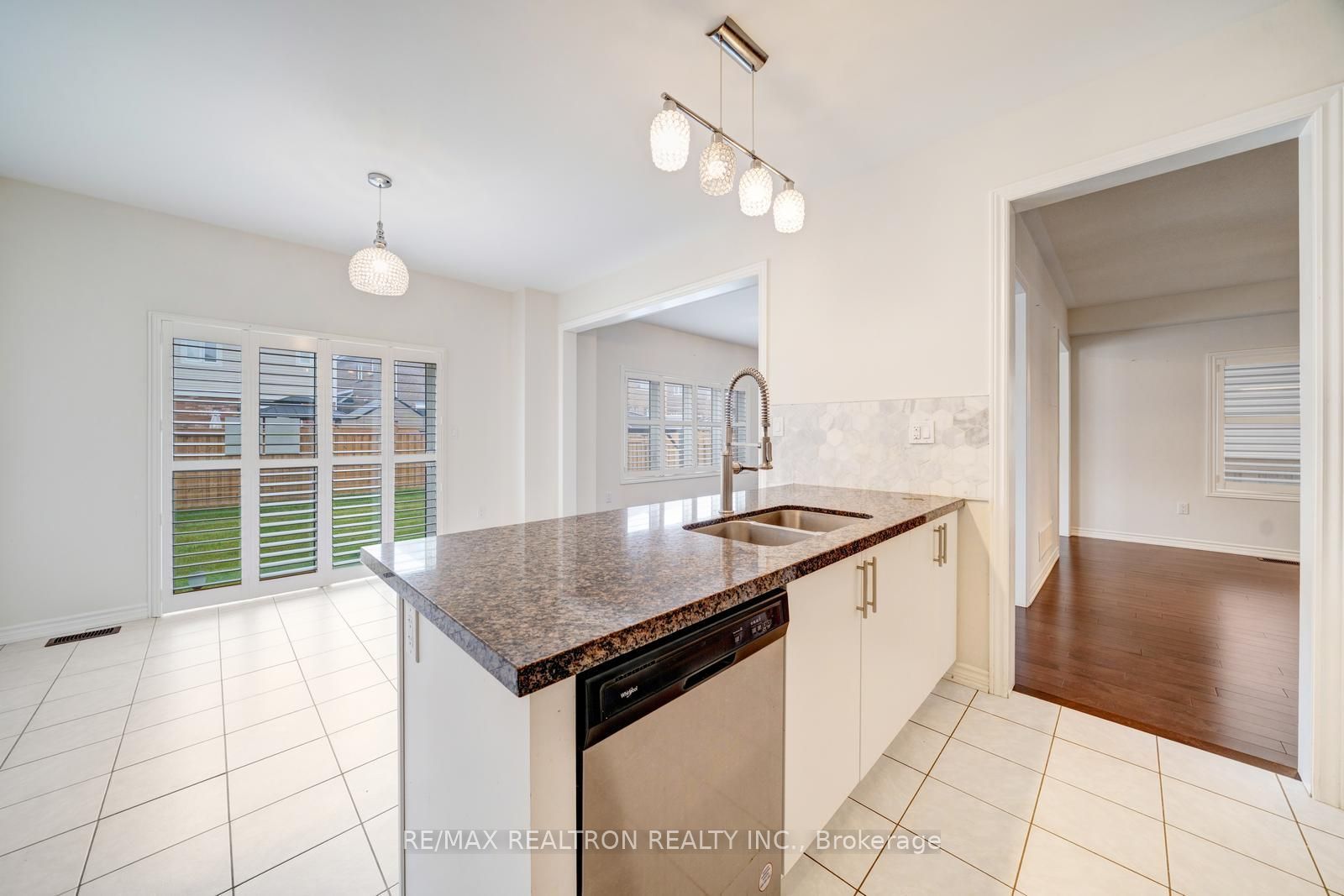 295 Northglen Boulevard Property Photo 19
