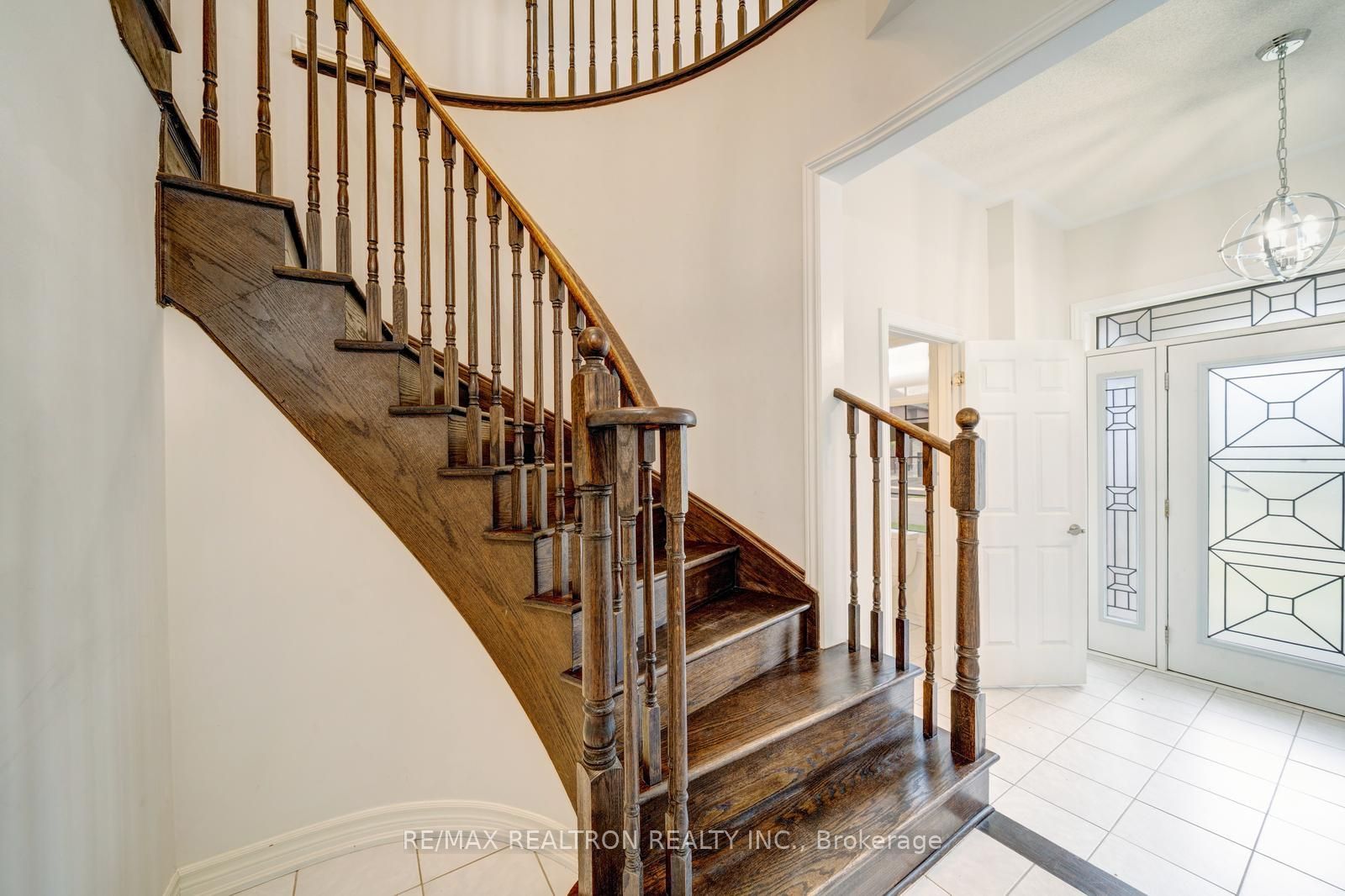 295 Northglen Boulevard Property Photo 20