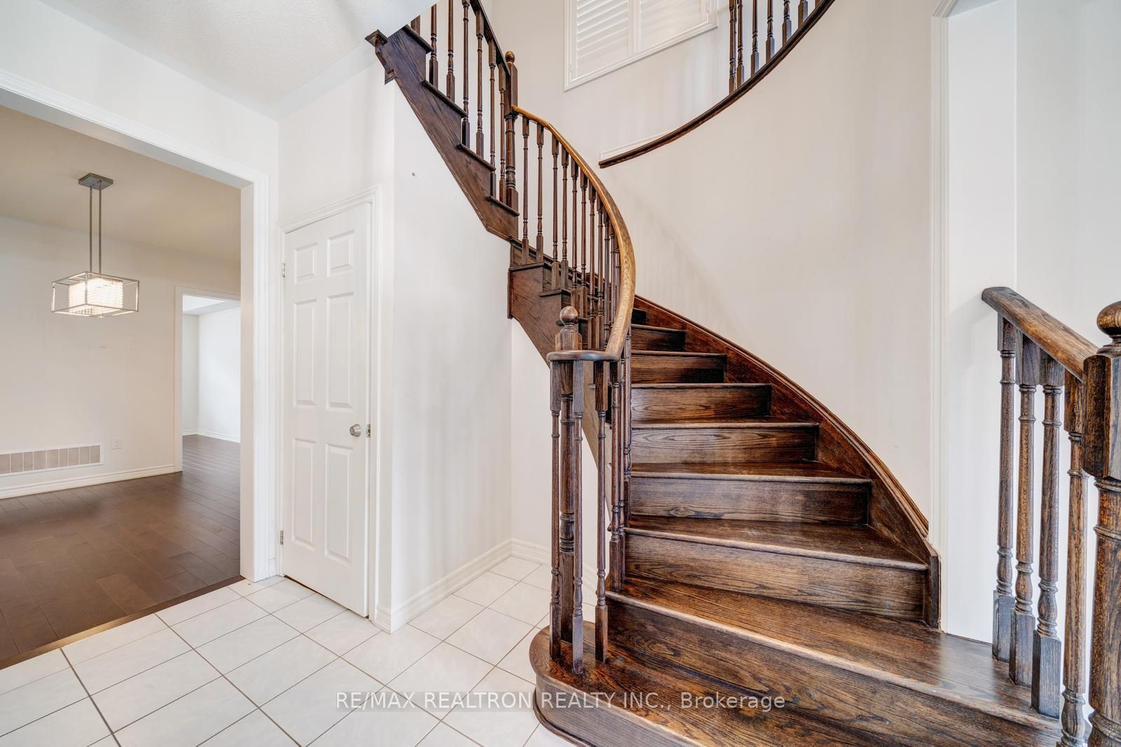 295 Northglen Boulevard Property Photo 21