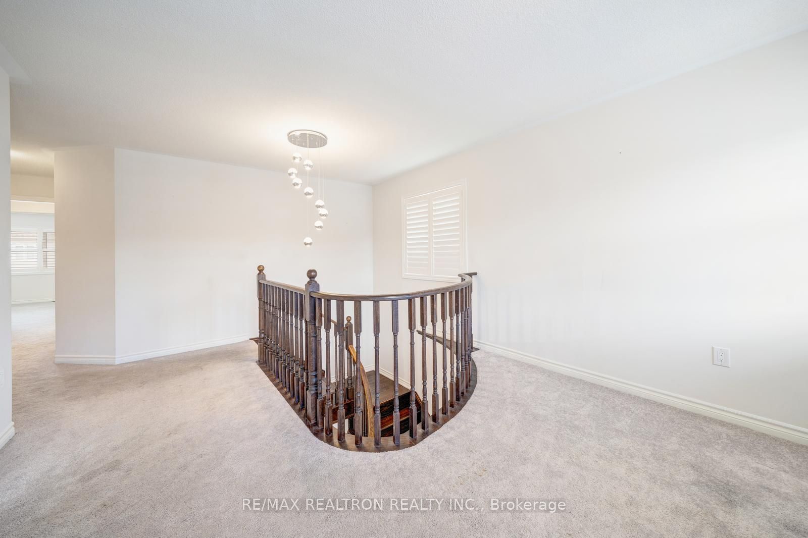 295 Northglen Boulevard Property Photo 22