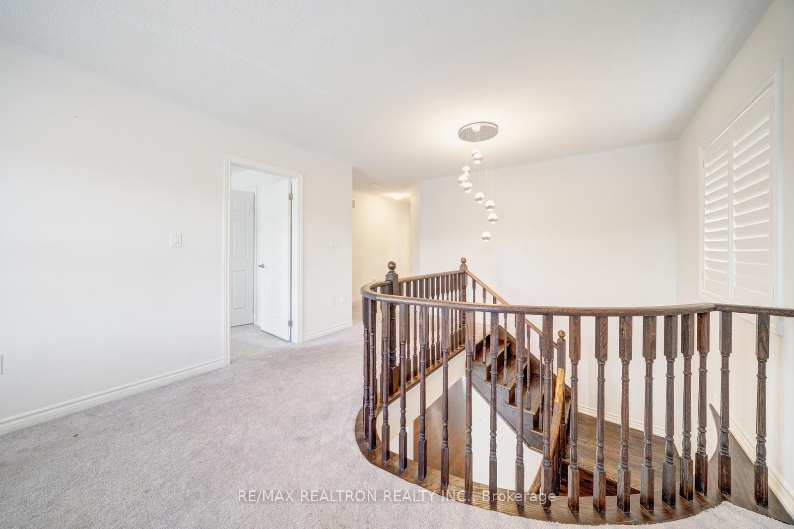 295 Northglen Boulevard Property Photo 23