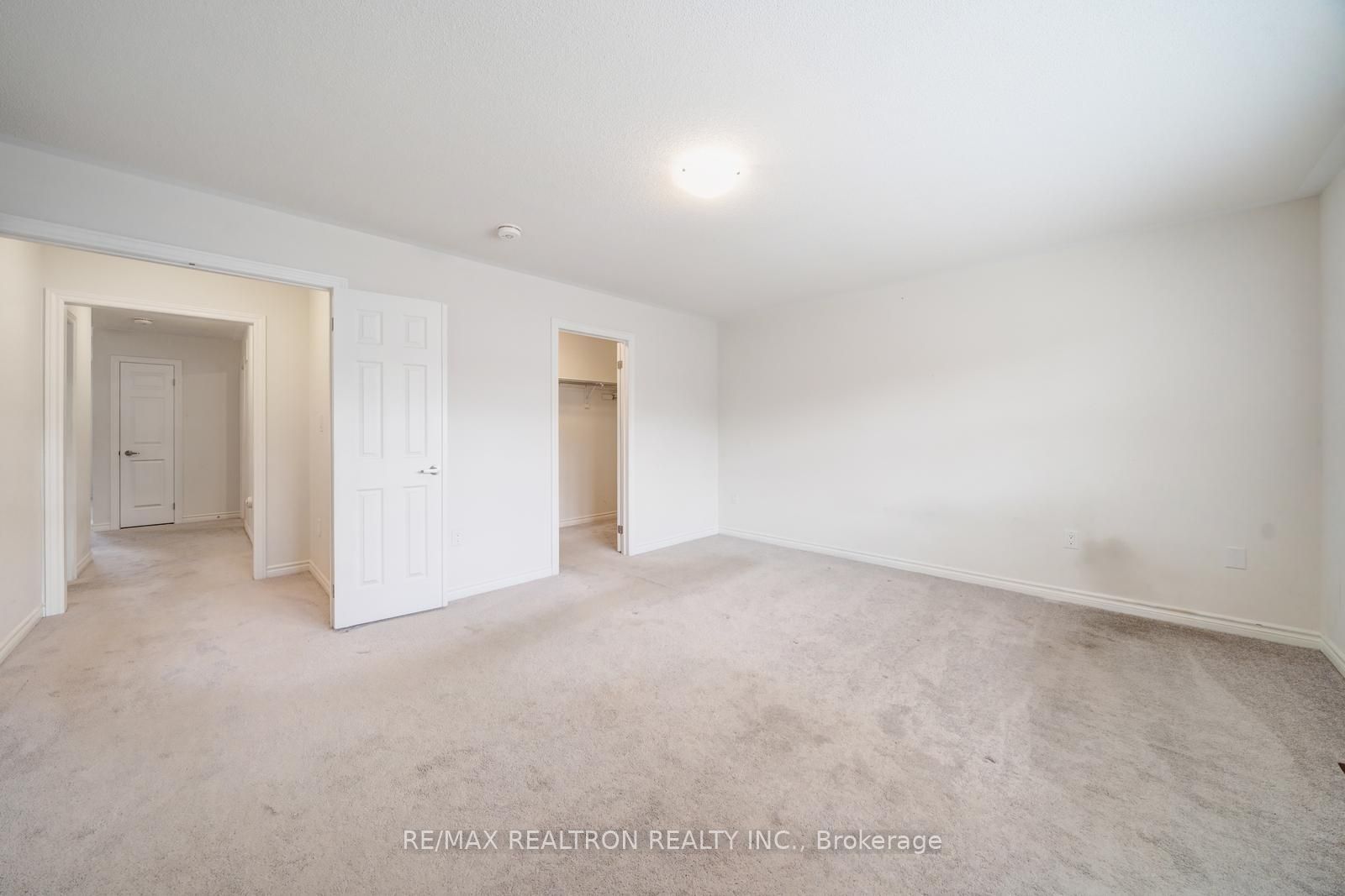 295 Northglen Boulevard Property Photo 25