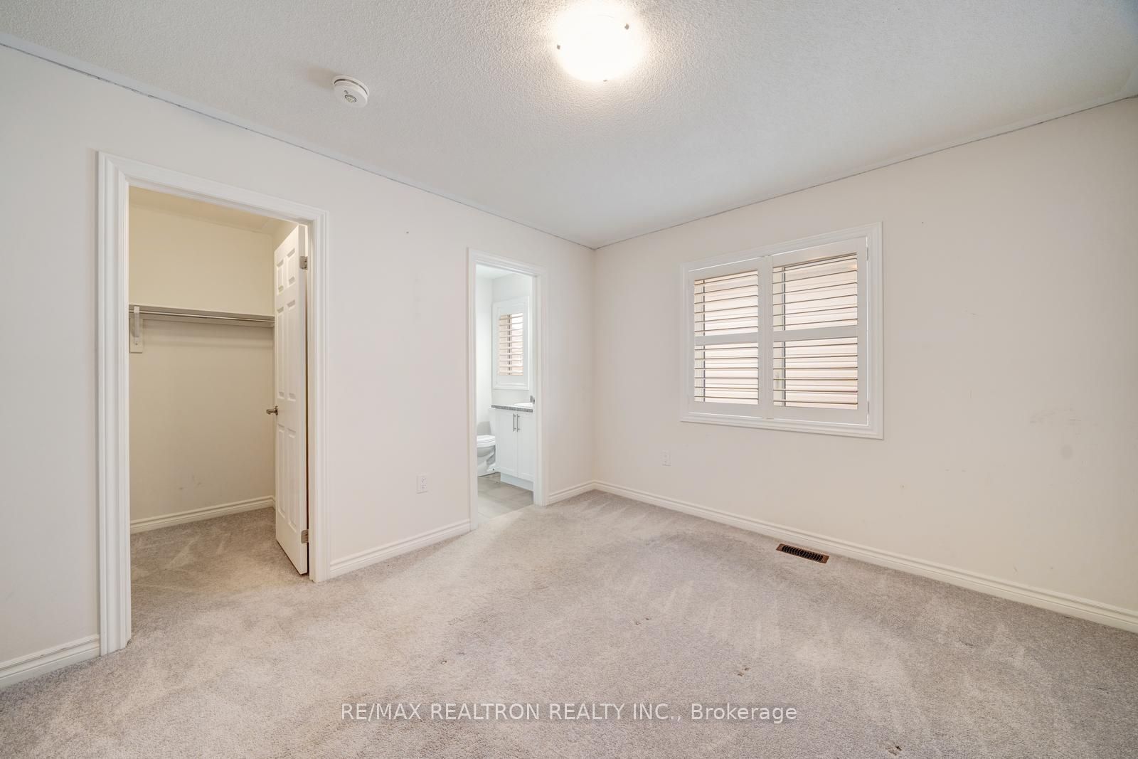 295 Northglen Boulevard Property Photo 29