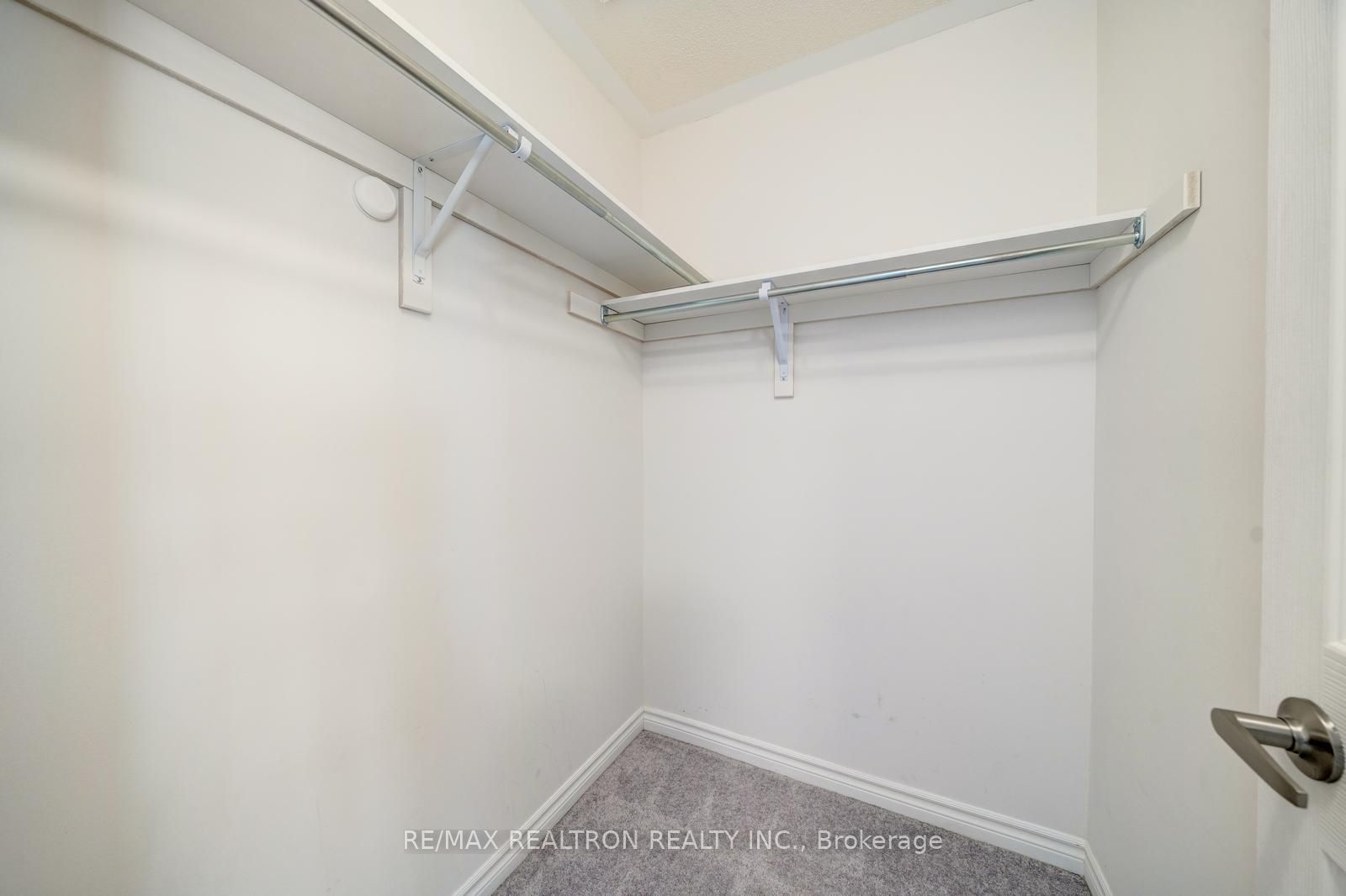 295 Northglen Boulevard Property Photo 31