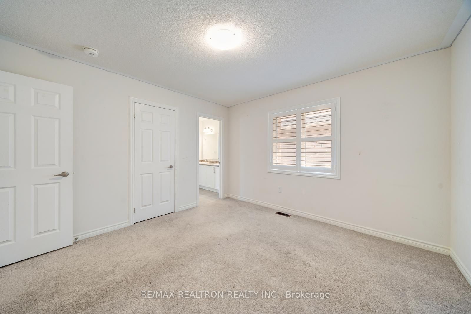 295 Northglen Boulevard Property Photo 34