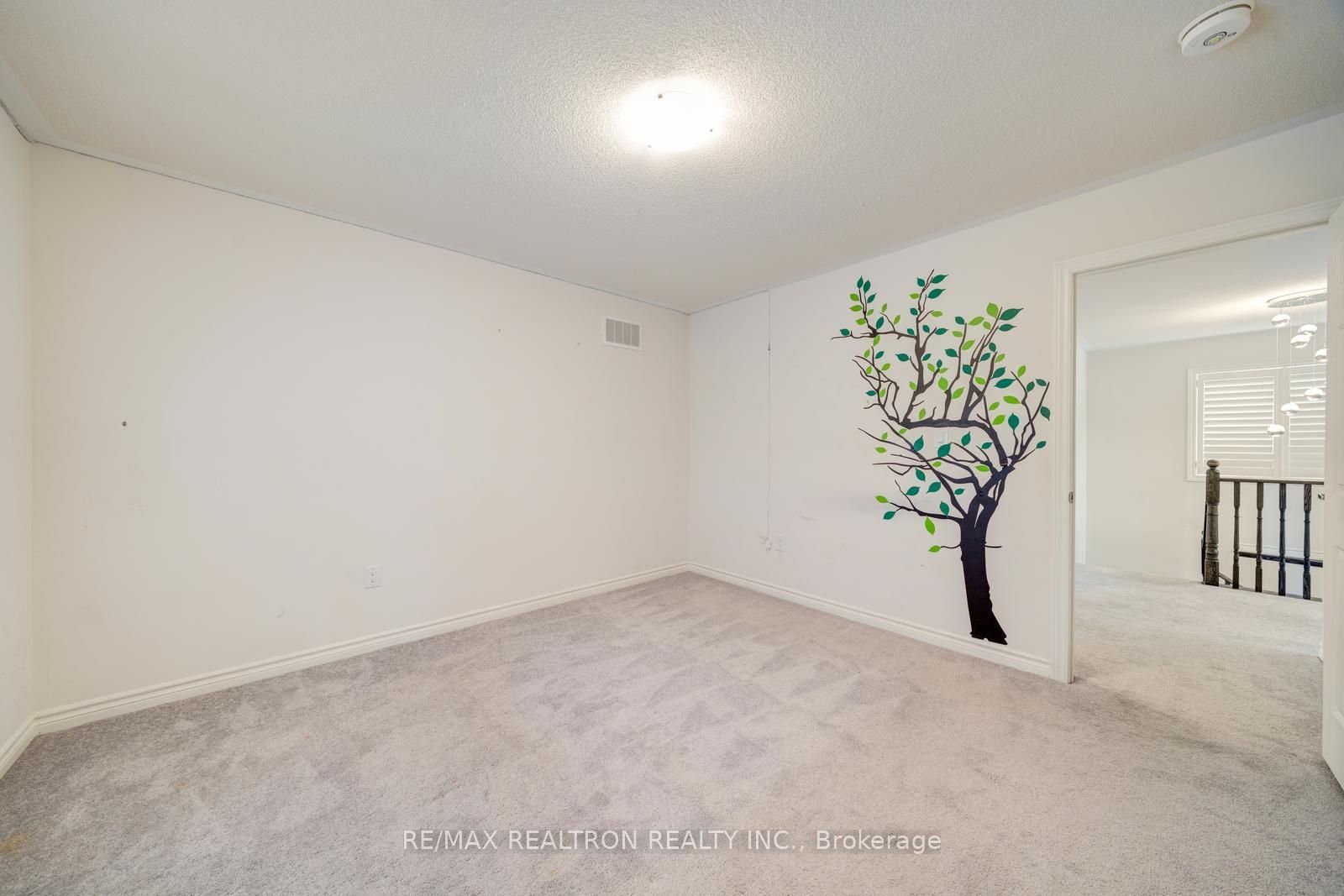 295 Northglen Boulevard Property Photo 35
