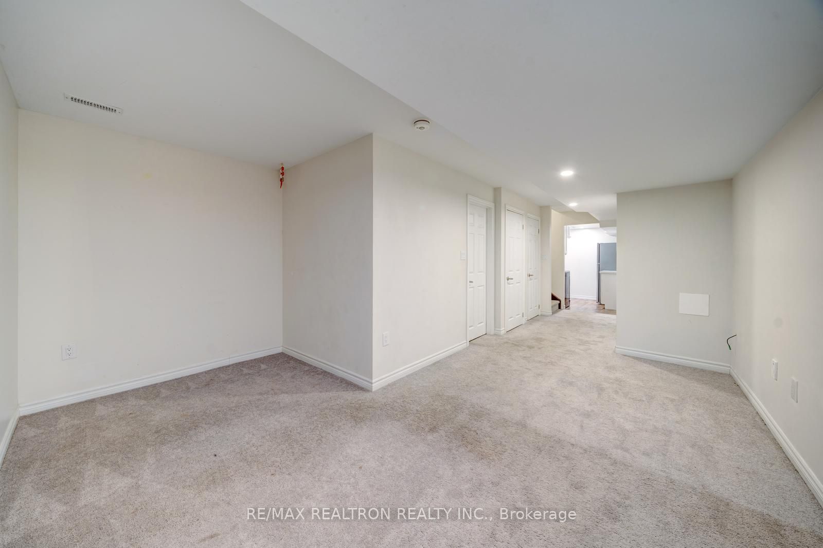 295 Northglen Boulevard Property Photo 42