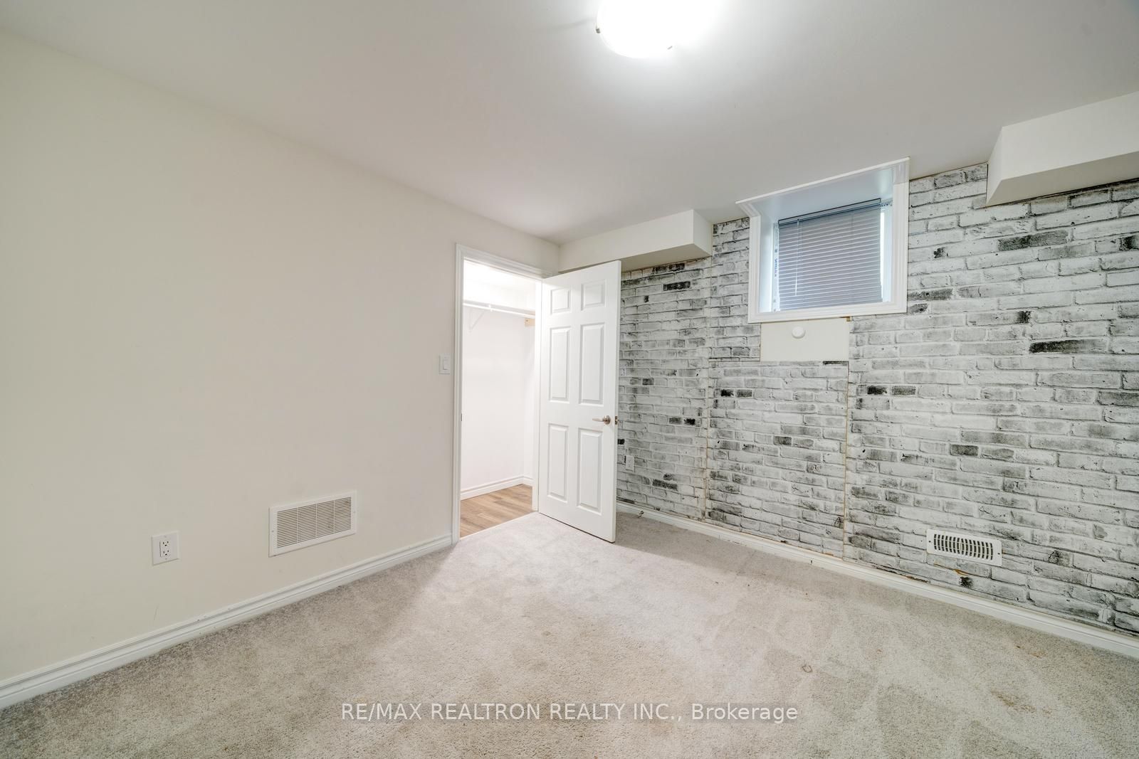 295 Northglen Boulevard Property Photo 45