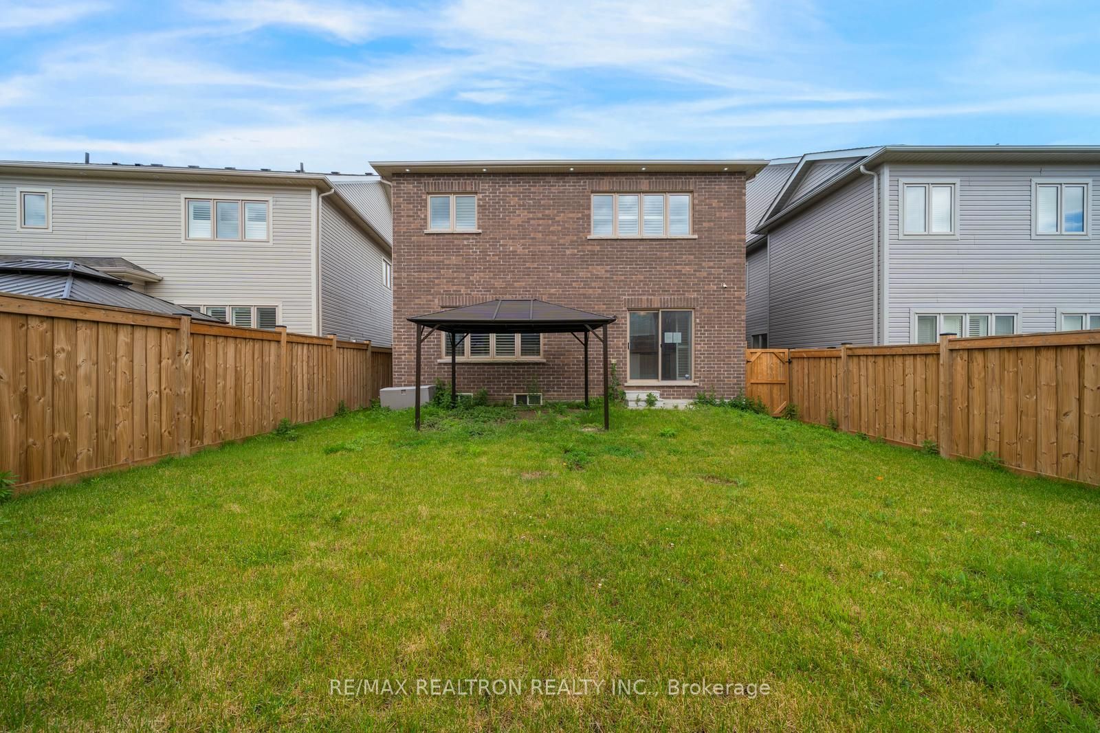 295 Northglen Boulevard Property Photo 49