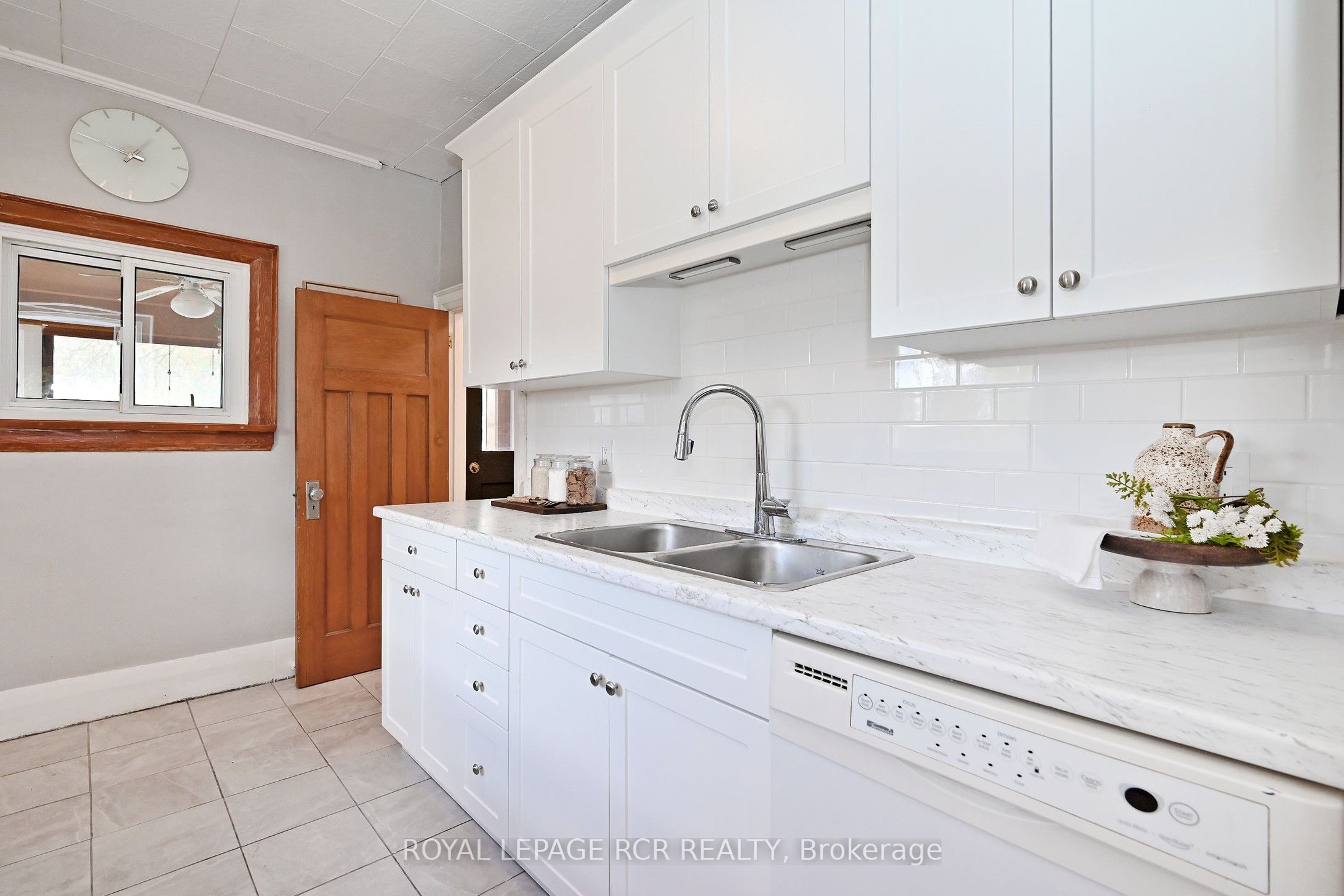 116 Buckingham Avenue Property Photo 10