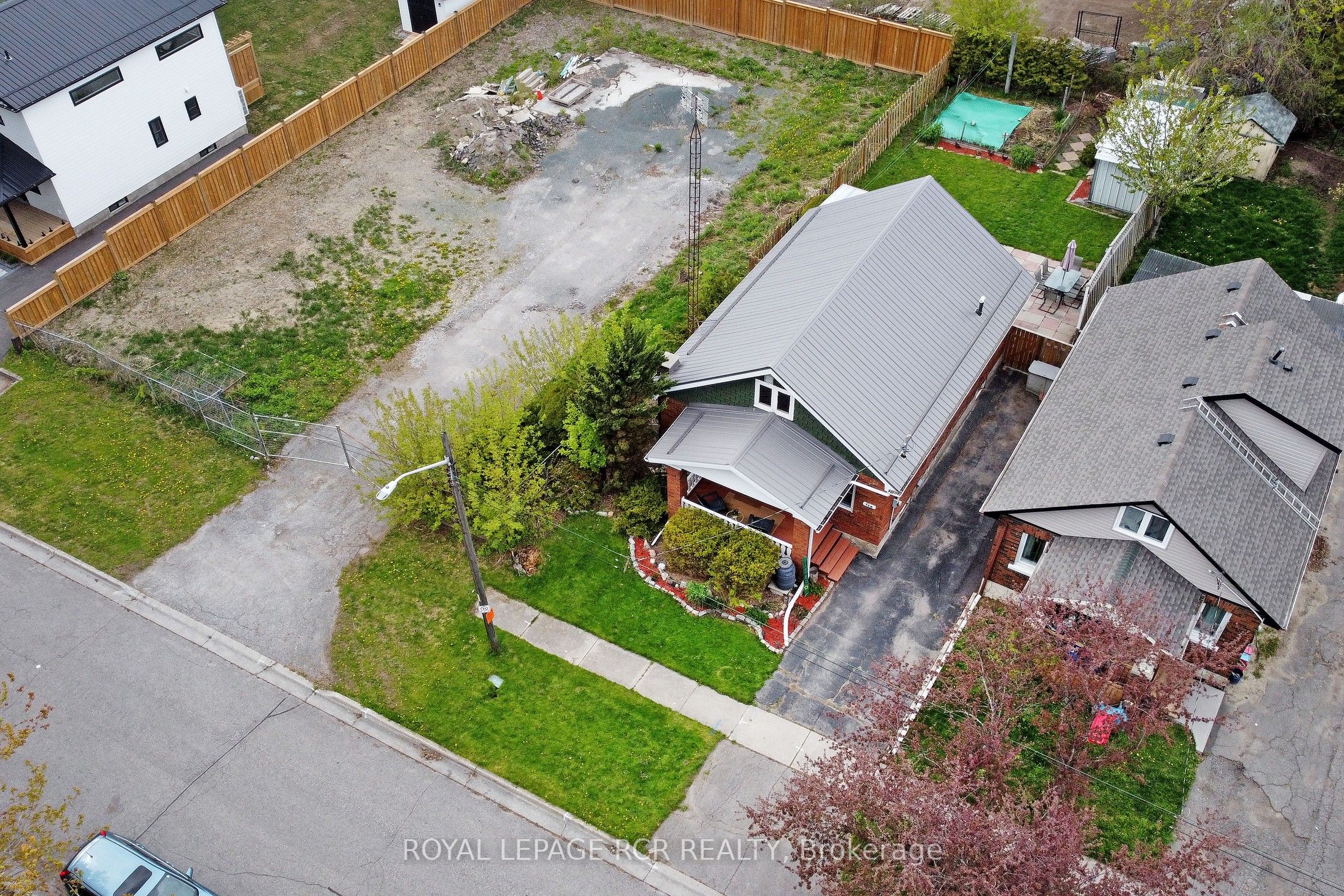 116 Buckingham Avenue Property Photo 43