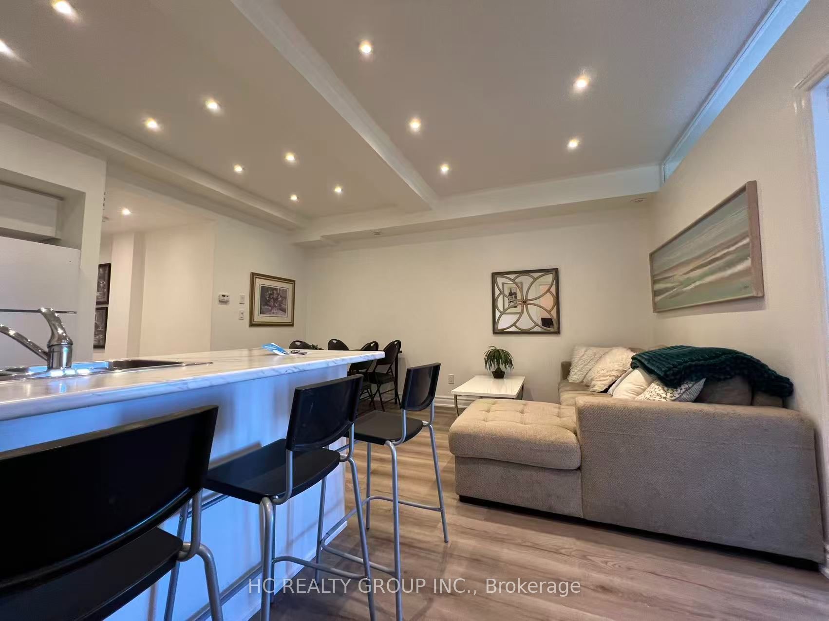 15 Eaton Park Lane 26 Property Photo 4